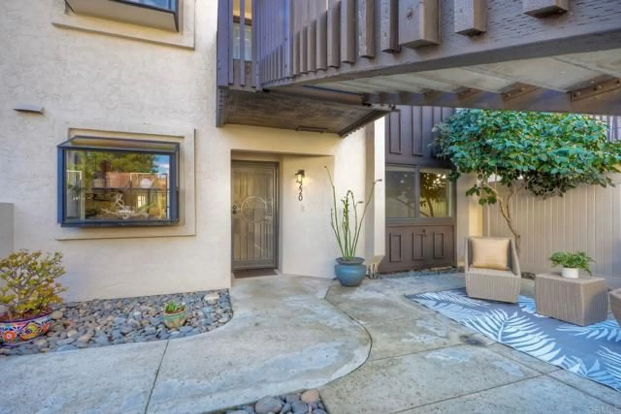 Property Slideshow image 1 of 28 | 220 s shorehang ln, Encinitas, CA, 92024