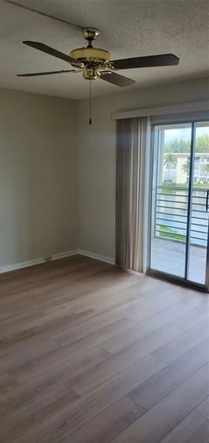 Property Slideshow image 11 of 20 | 1902 bermuda cir h4, Coconut Creek, FL, 33066