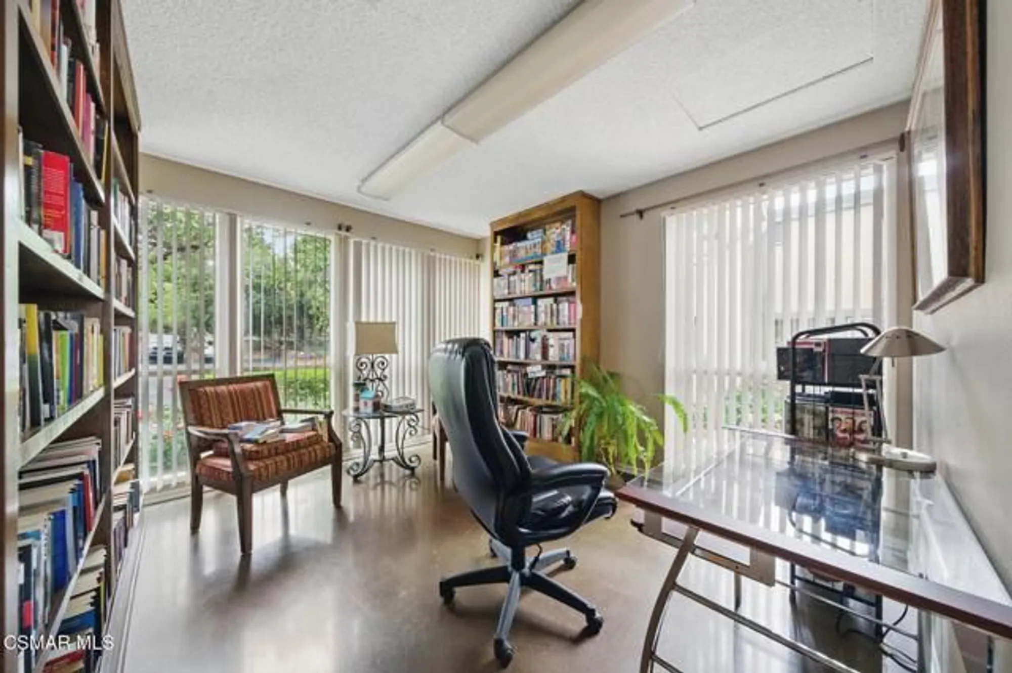 Property Slideshow image 49 of 52 | 224 oakleaf dr apt 102, Thousand Oaks, CA, 91360