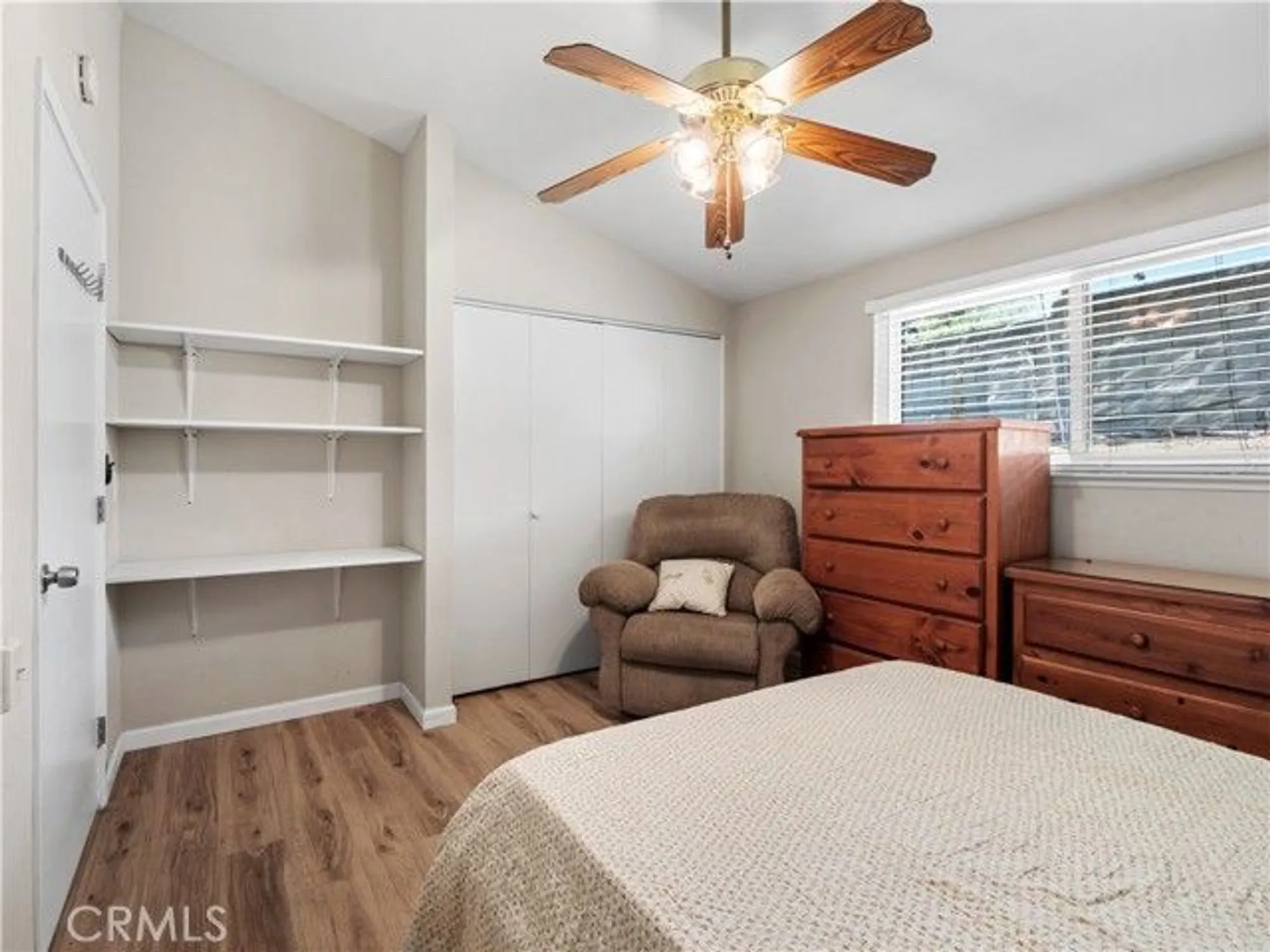 Property Slideshow image 10 of 31 | 19126 avenue of the oaks c, Newhall, CA, 91321