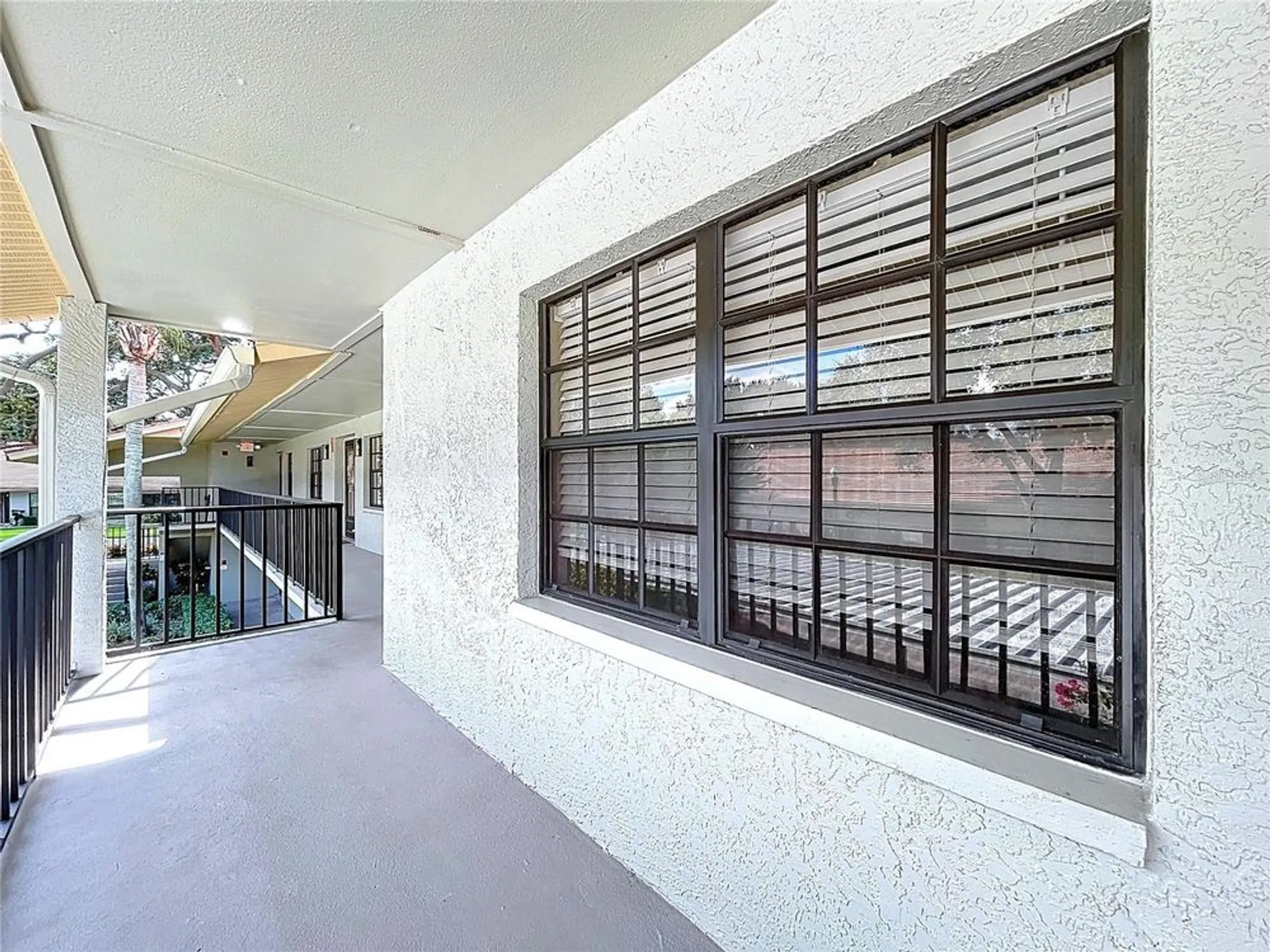 Property Slideshow image 7 of 59 | 2020 lakeview dr apt 203, Clearwater, FL, 33763