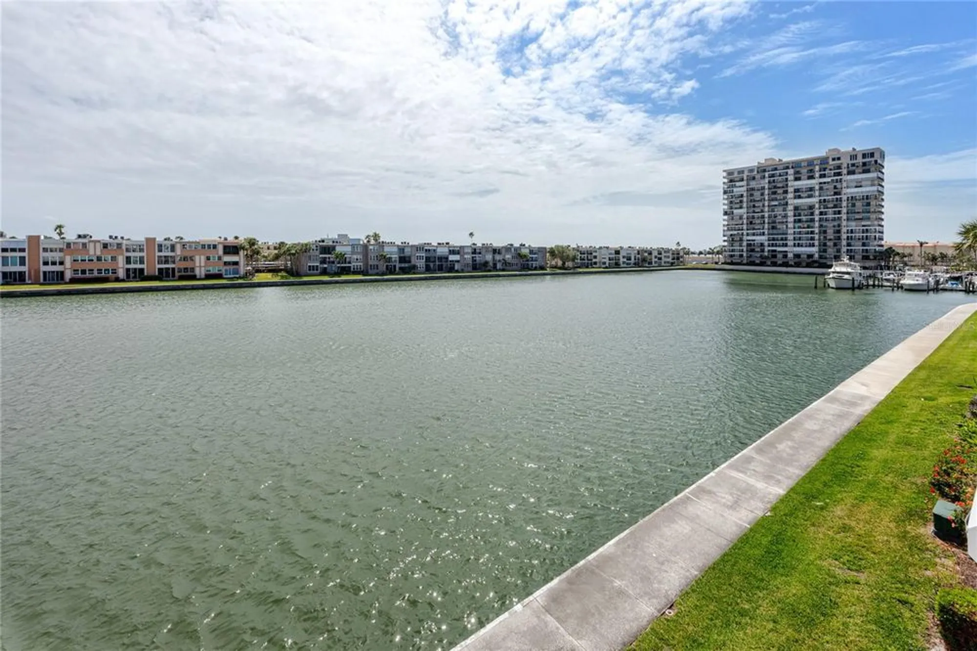 Property Slideshow image 24 of 59 | 7645 sun island dr 304, South Pasadena, FL, 33707