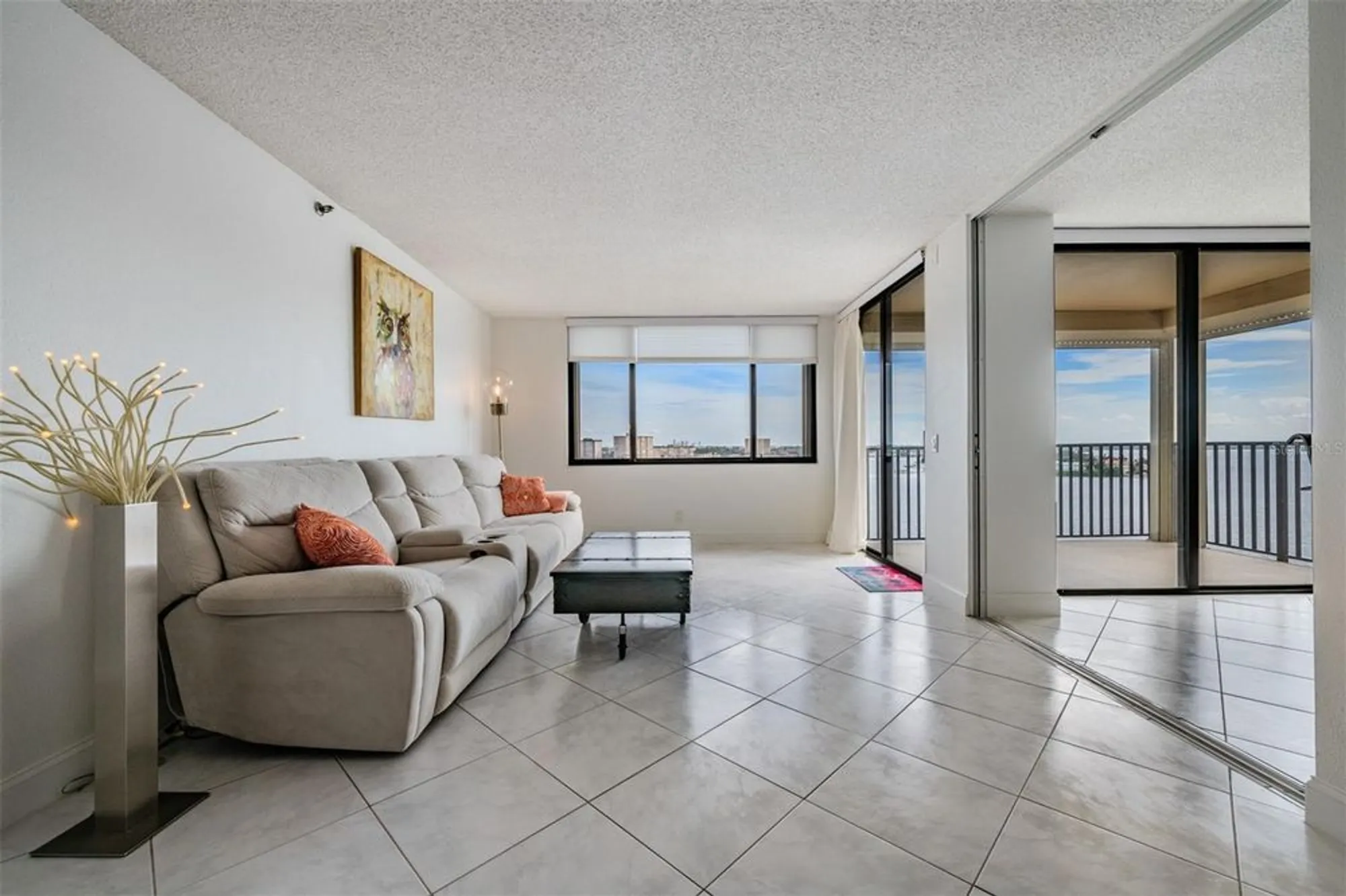 Property Slideshow image 7 of 24 | 6322 palma del mar blvd s apt 1107, Saint Petersburg, FL, 33715
