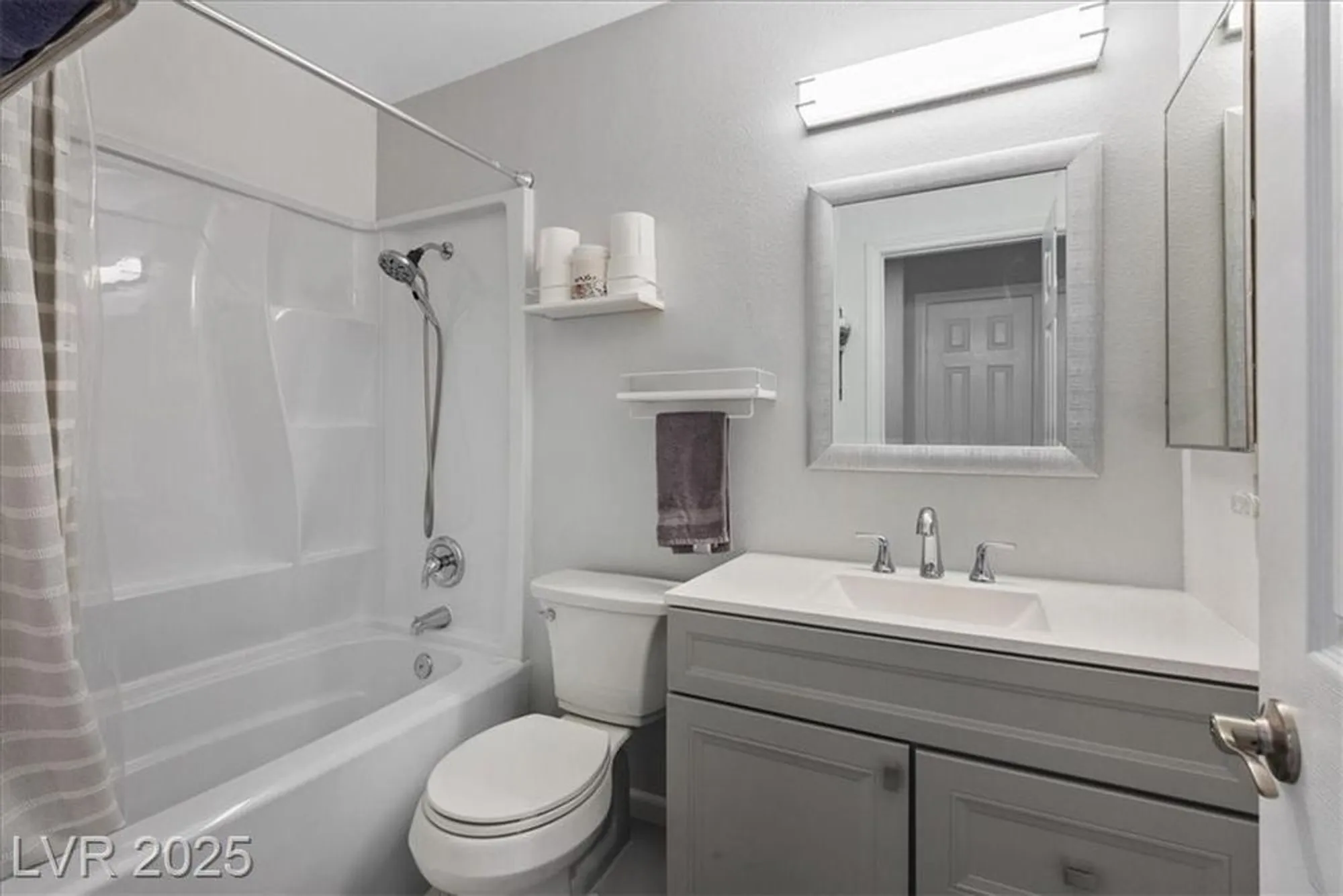 Property Slideshow image 14 of 22 | 7962 kinsella way, Las Vegas, NV, 89147