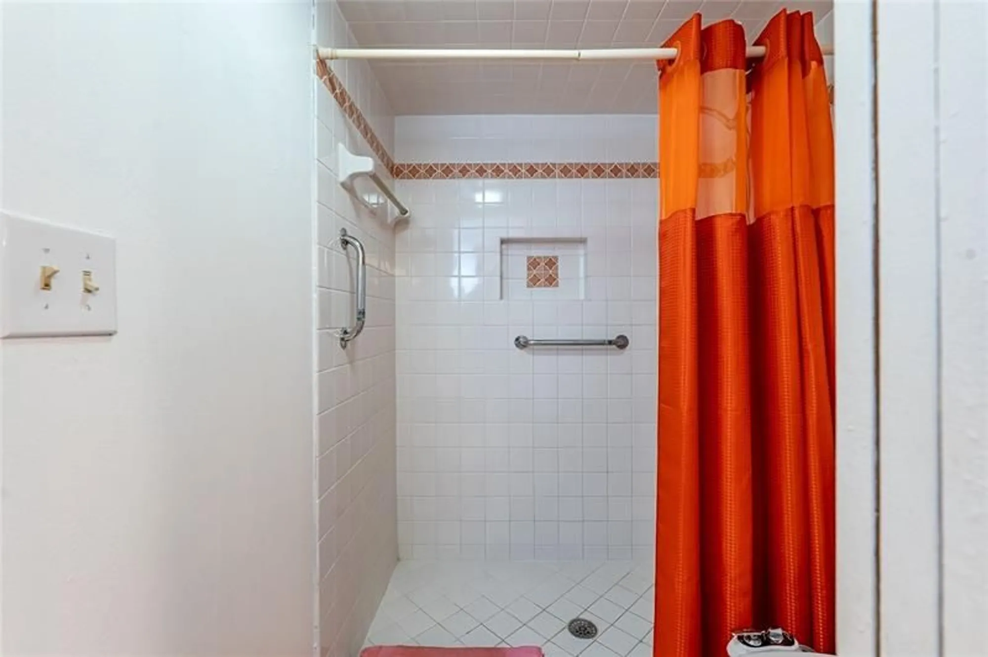 Property Slideshow image 13 of 25 | 3601 inverrary dr apt 107, Lauderhill, FL, 33319