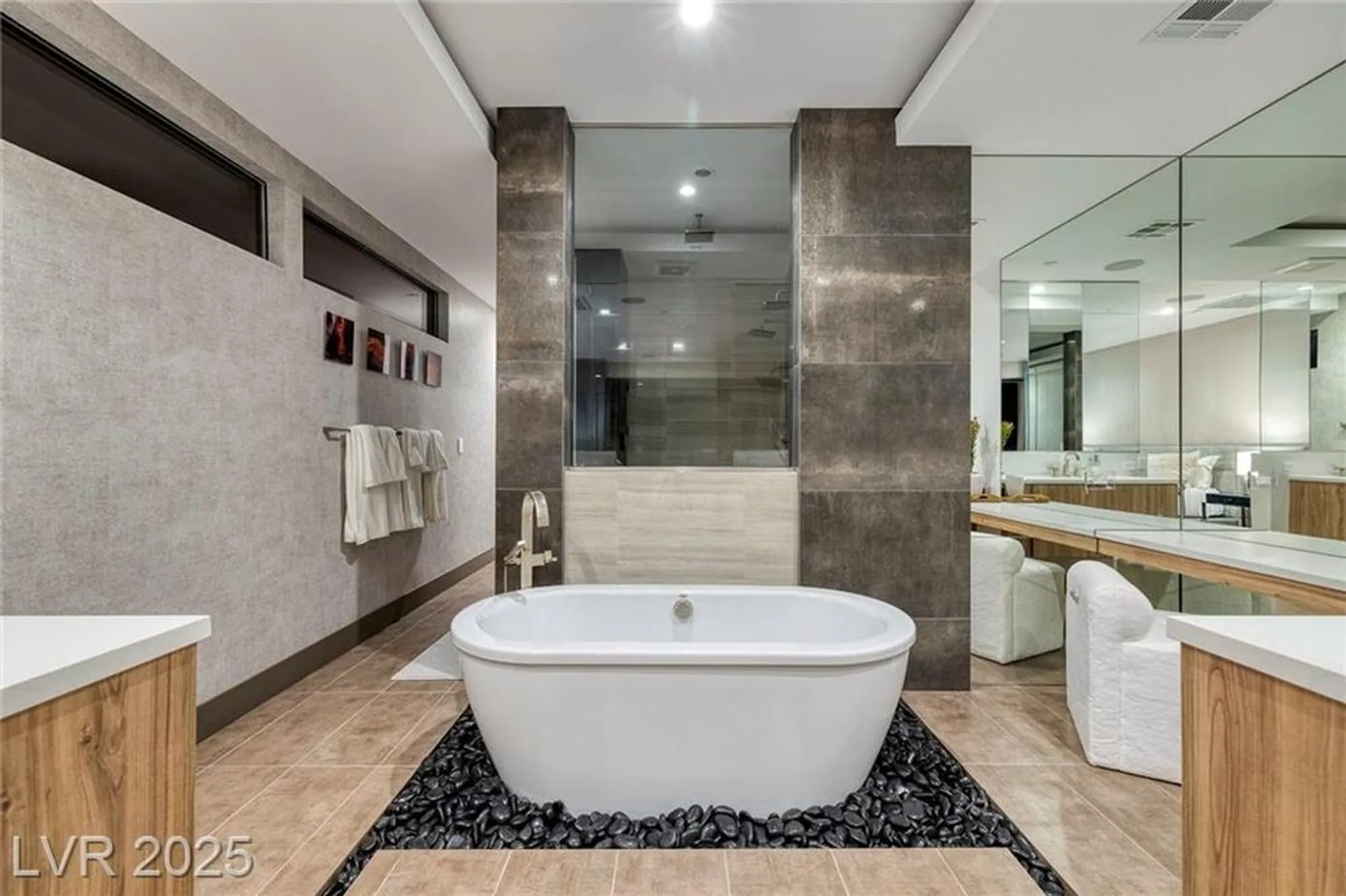 Property Slideshow image 30 of 70 | 32 highland cove ln, Henderson, NV, 89011