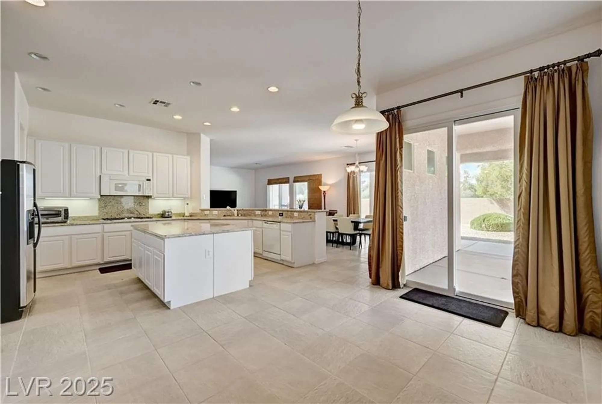 Property Slideshow image 14 of 45 | 2183 clearwater lake dr, Henderson, NV, 89044