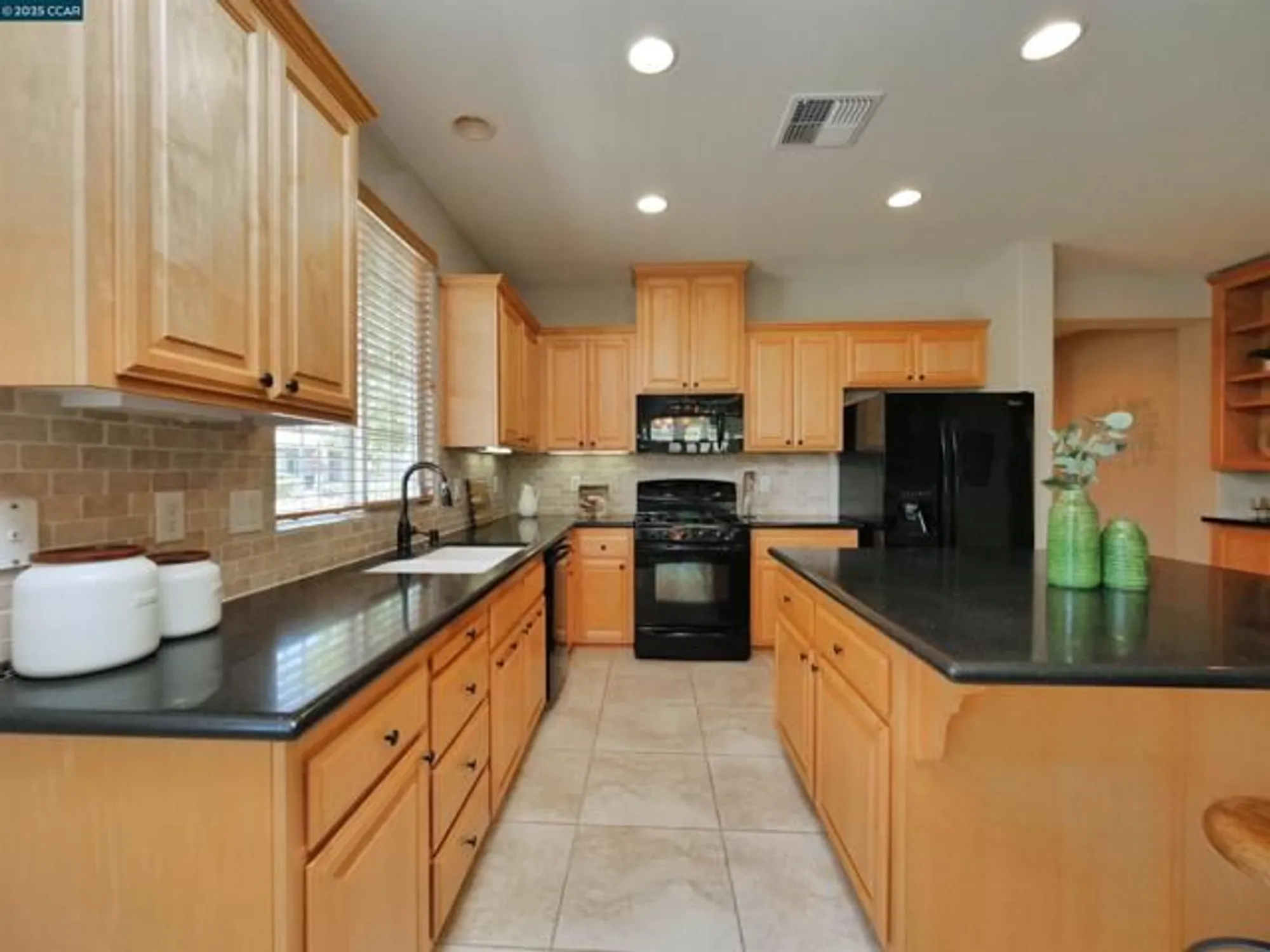 Property Slideshow image 20 of 60 | 335 suez canal ln, Sacramento, CA, 95834