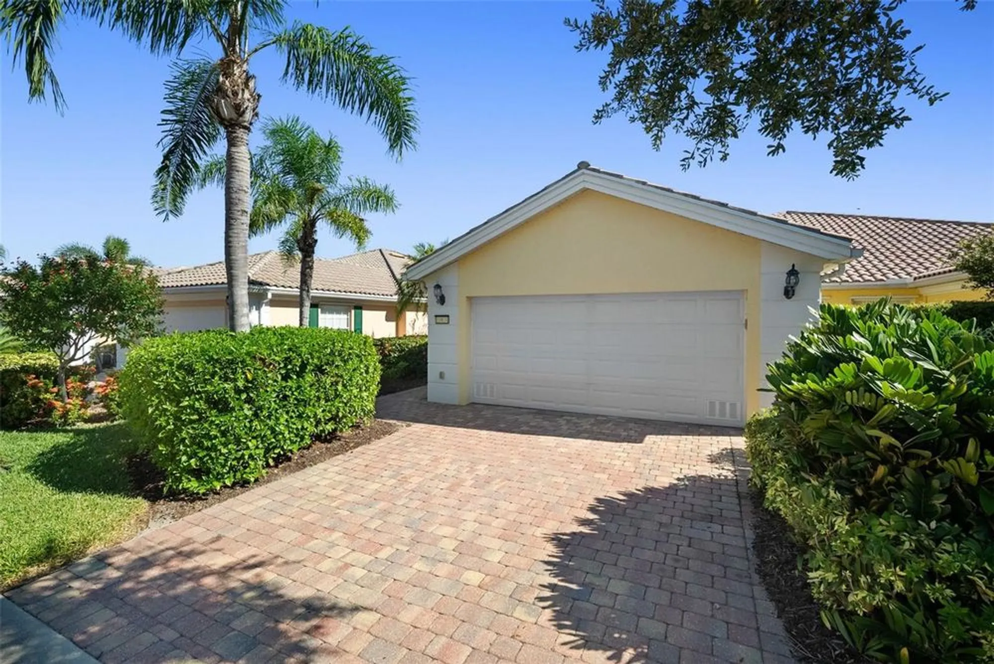 Property Slideshow image 1 of 30 | 11624 garessio ln, Sarasota, FL, 34238
