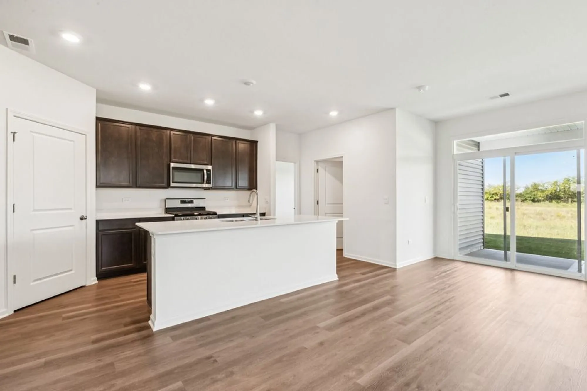 Property Slideshow image 16 of 39 | 2631 harnish dr, Algonquin, IL, 60102