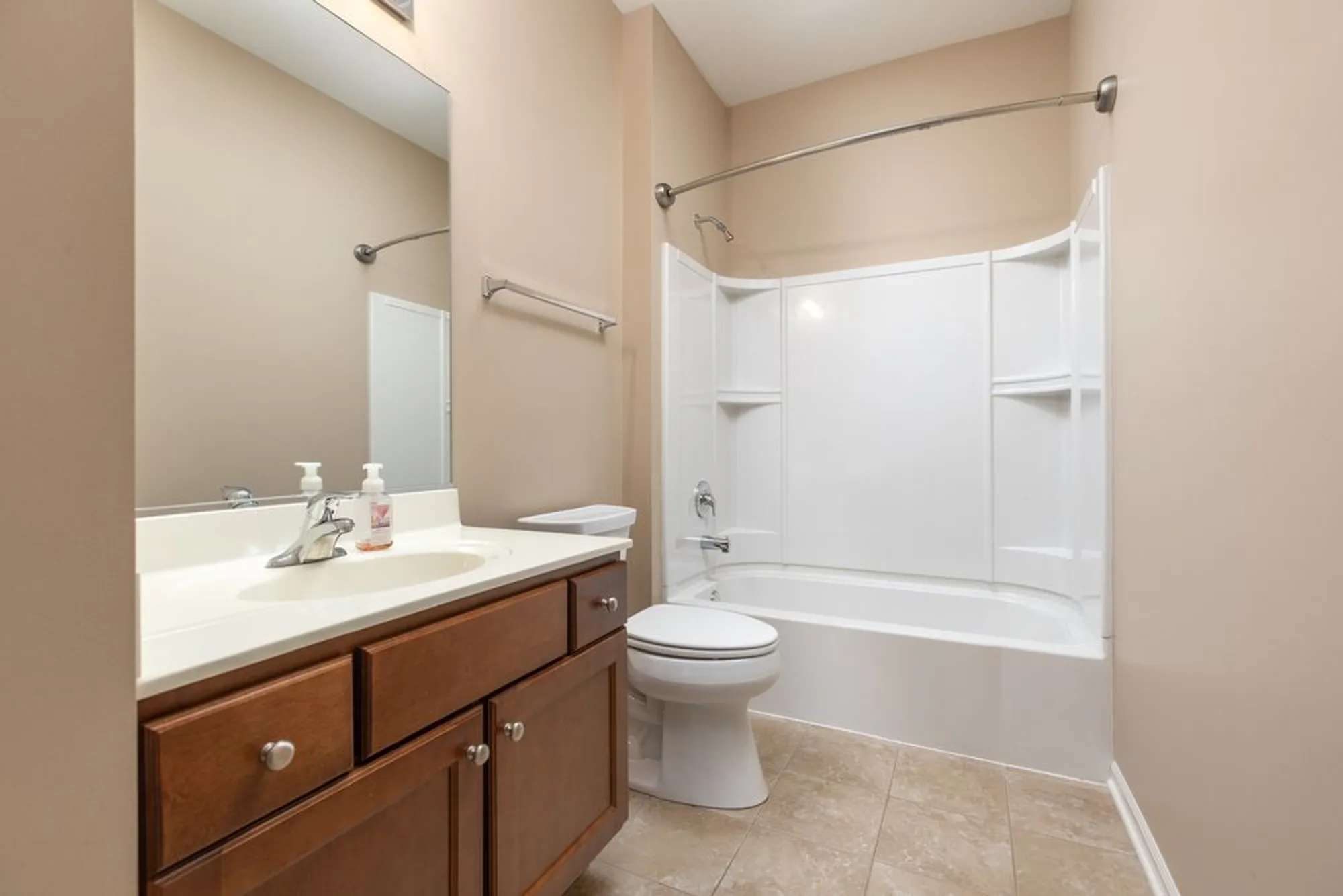 Property Slideshow image 21 of 29 | 2629 camberley cir, Naperville, IL, 60564