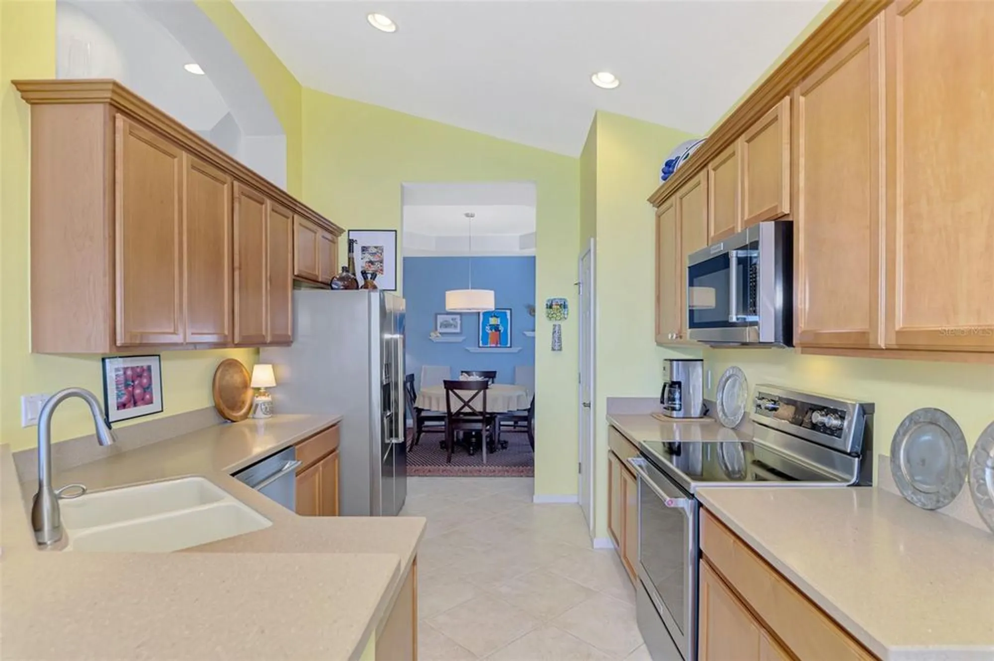 Property Slideshow image 17 of 75 | 4628 club dr h201, Port Charlotte, FL, 33953