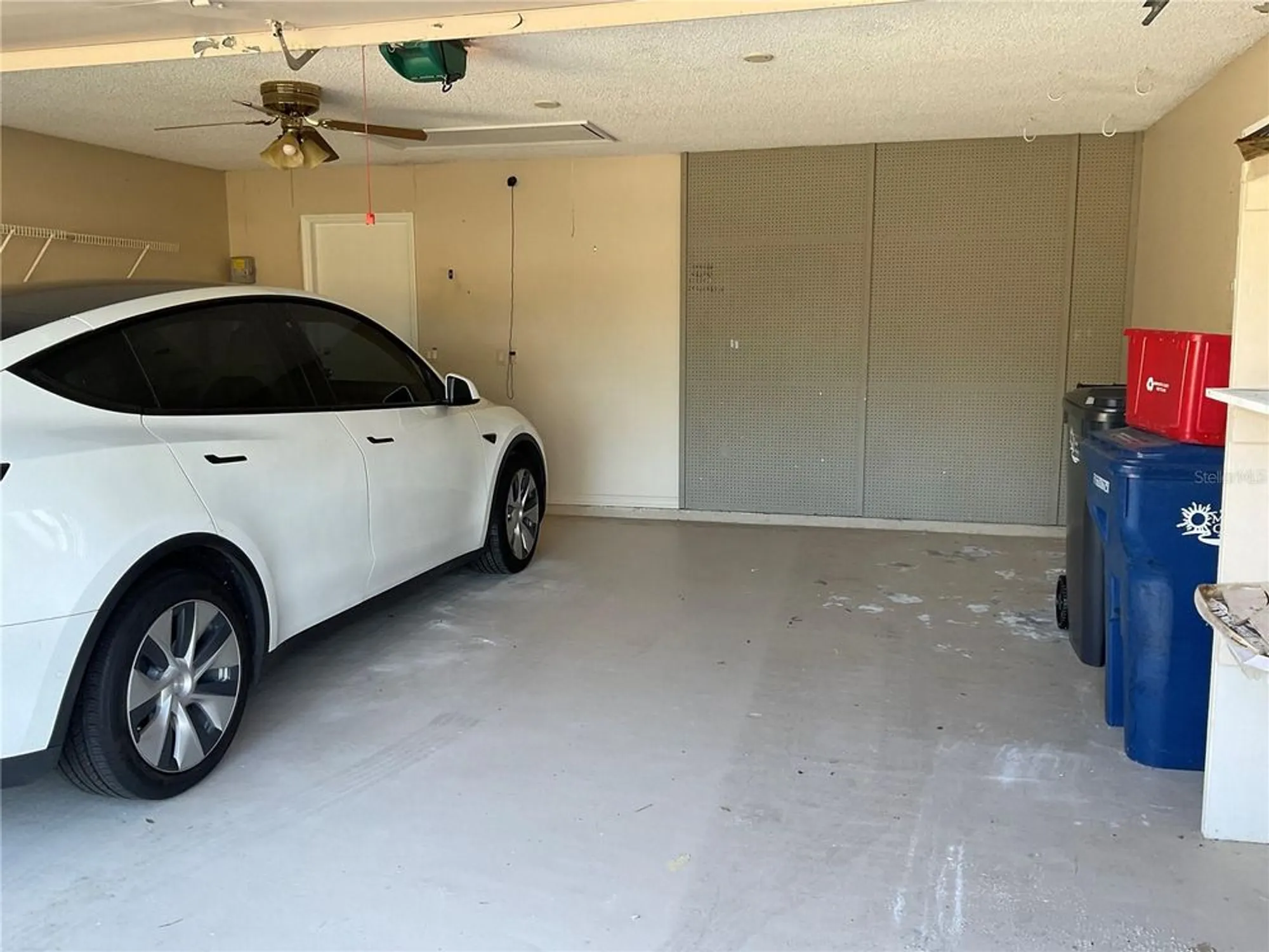 Property Slideshow image 5 of 28 | 7861 pine trace dr # 7861, Sarasota, FL, 34243