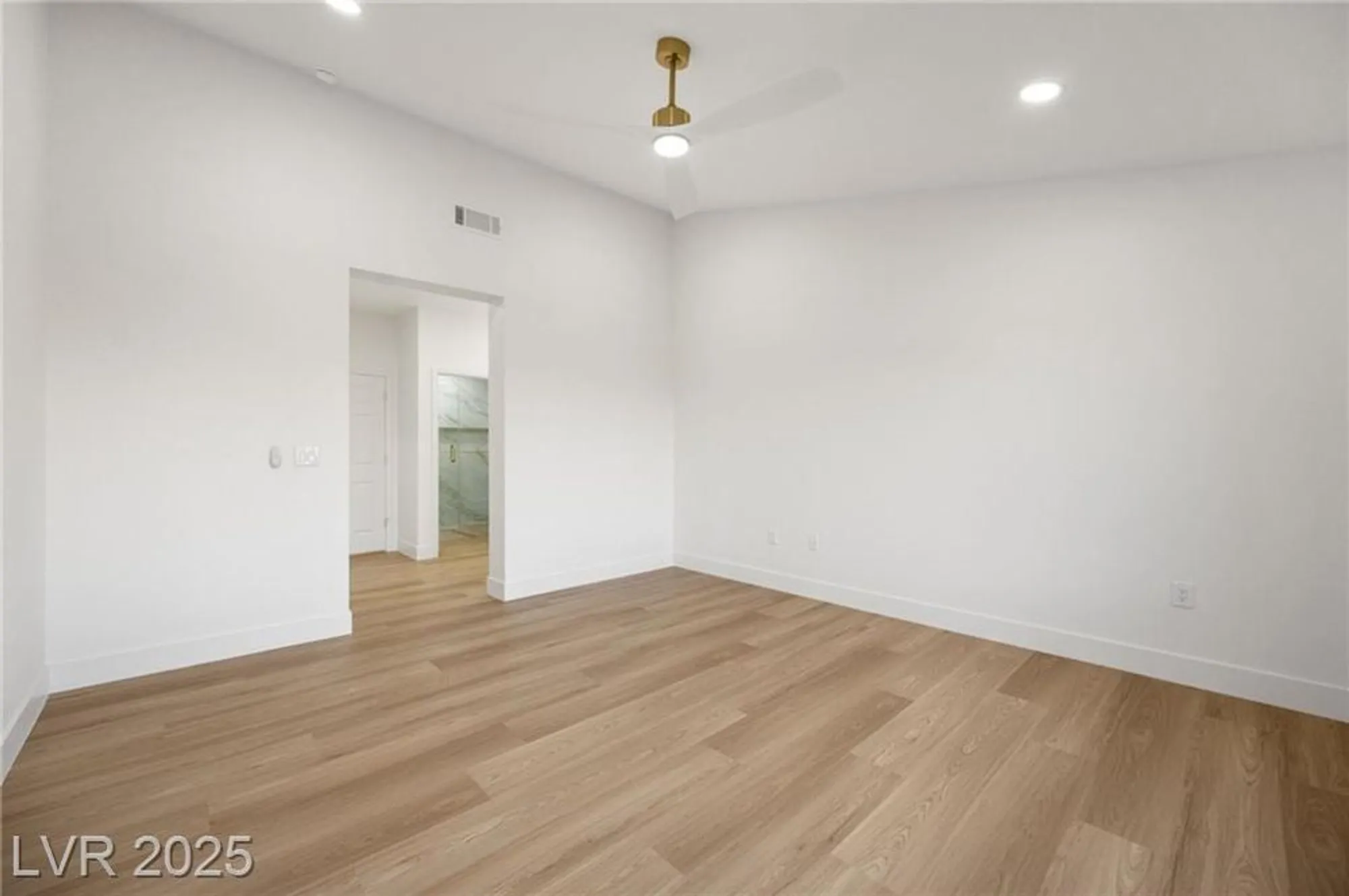 Property Slideshow image 30 of 44 | 2808 crown ridge dr, Las Vegas, NV, 89134