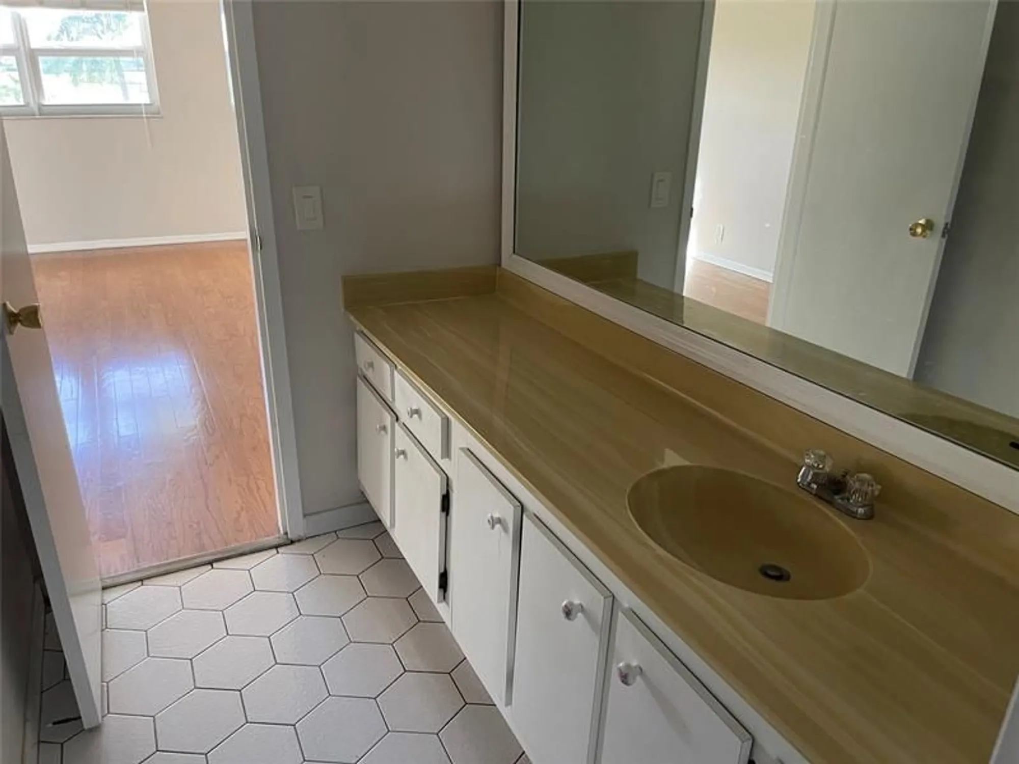 Property Slideshow image 7 of 57 | 1005 country club dr apt 205, Margate, FL, 33063