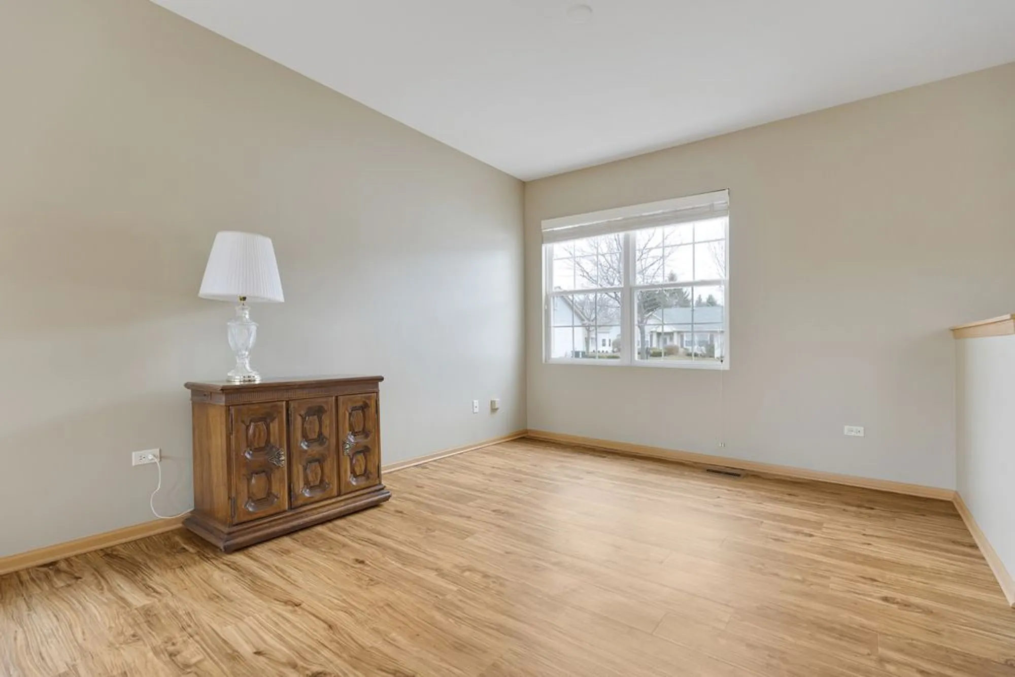 Property Slideshow image 10 of 20 | 13427 michigan ave, Huntley, IL, 60142