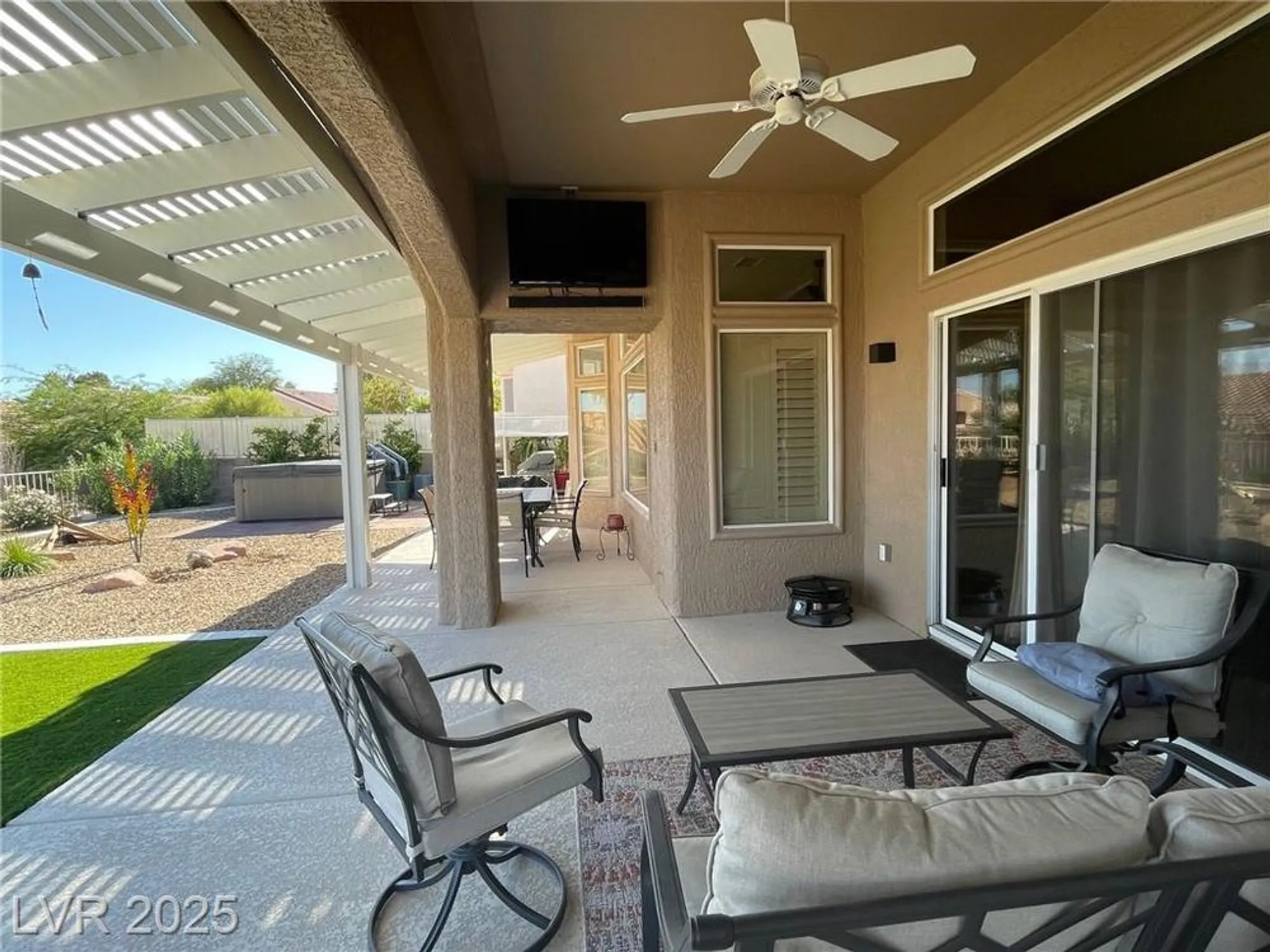 Property Slideshow image 18 of 21 | 2736 darby falls dr, Las Vegas, NV, 89134