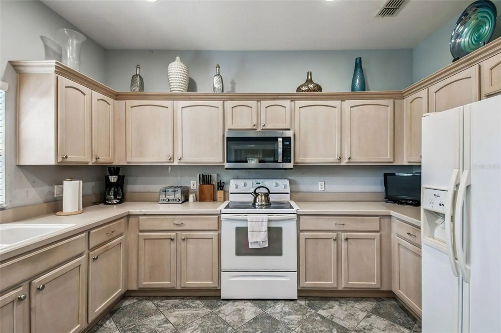 Property Slideshow image 10 of 46 | 100 meridian ave, Poinciana, FL, 34759