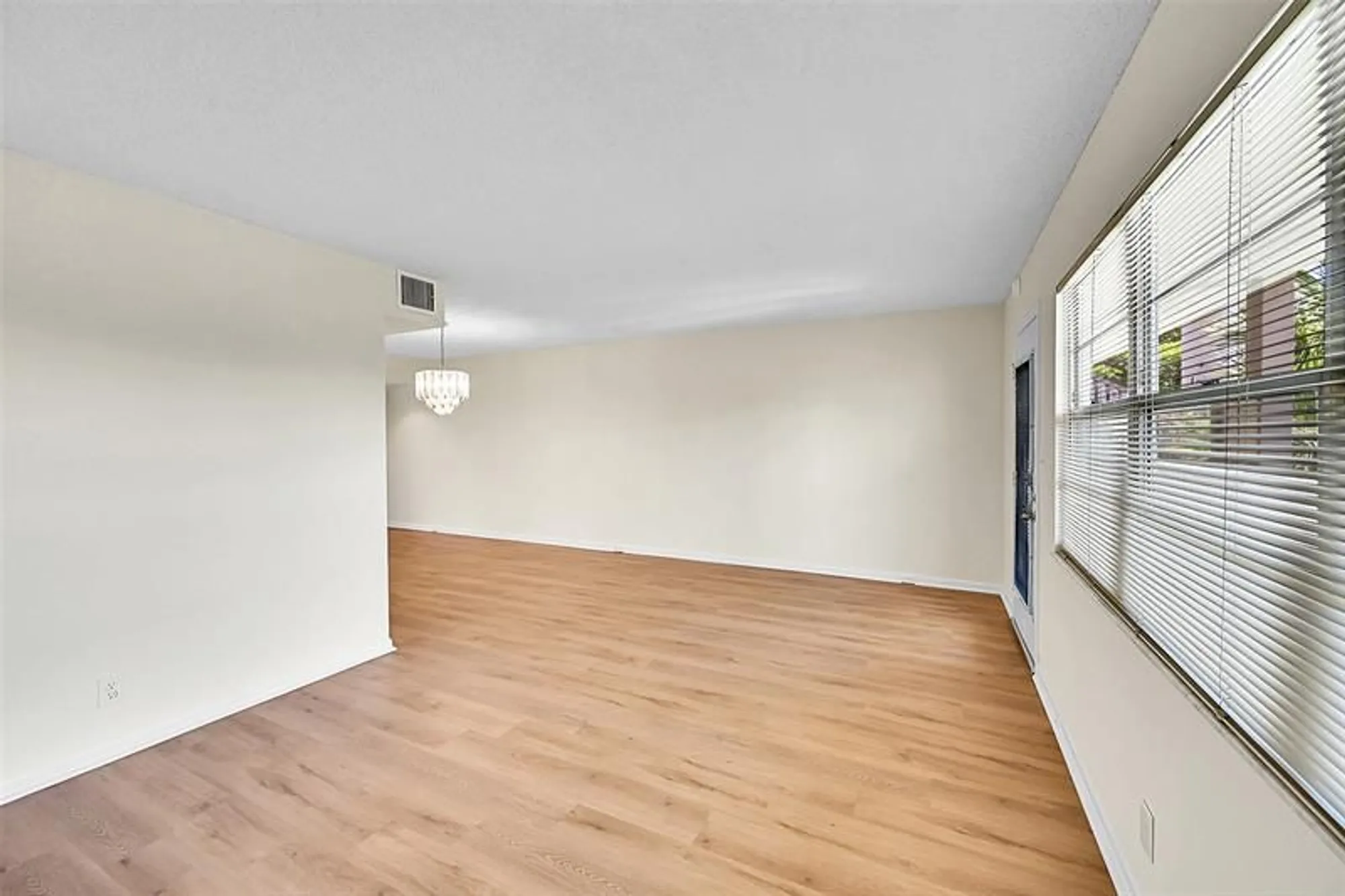 Property Slideshow image 11 of 25 | 1902 bermuda cir h3, Coconut Creek, FL, 33066