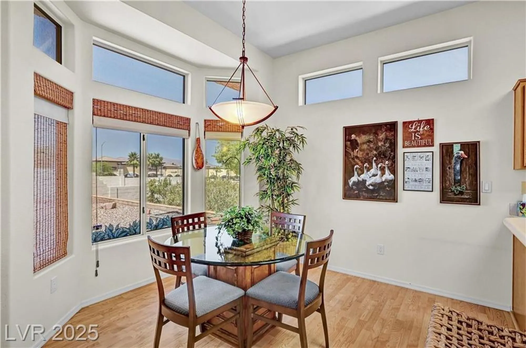 Property Slideshow image 15 of 78 | 10020 villa ridge dr, Las Vegas, NV, 89134