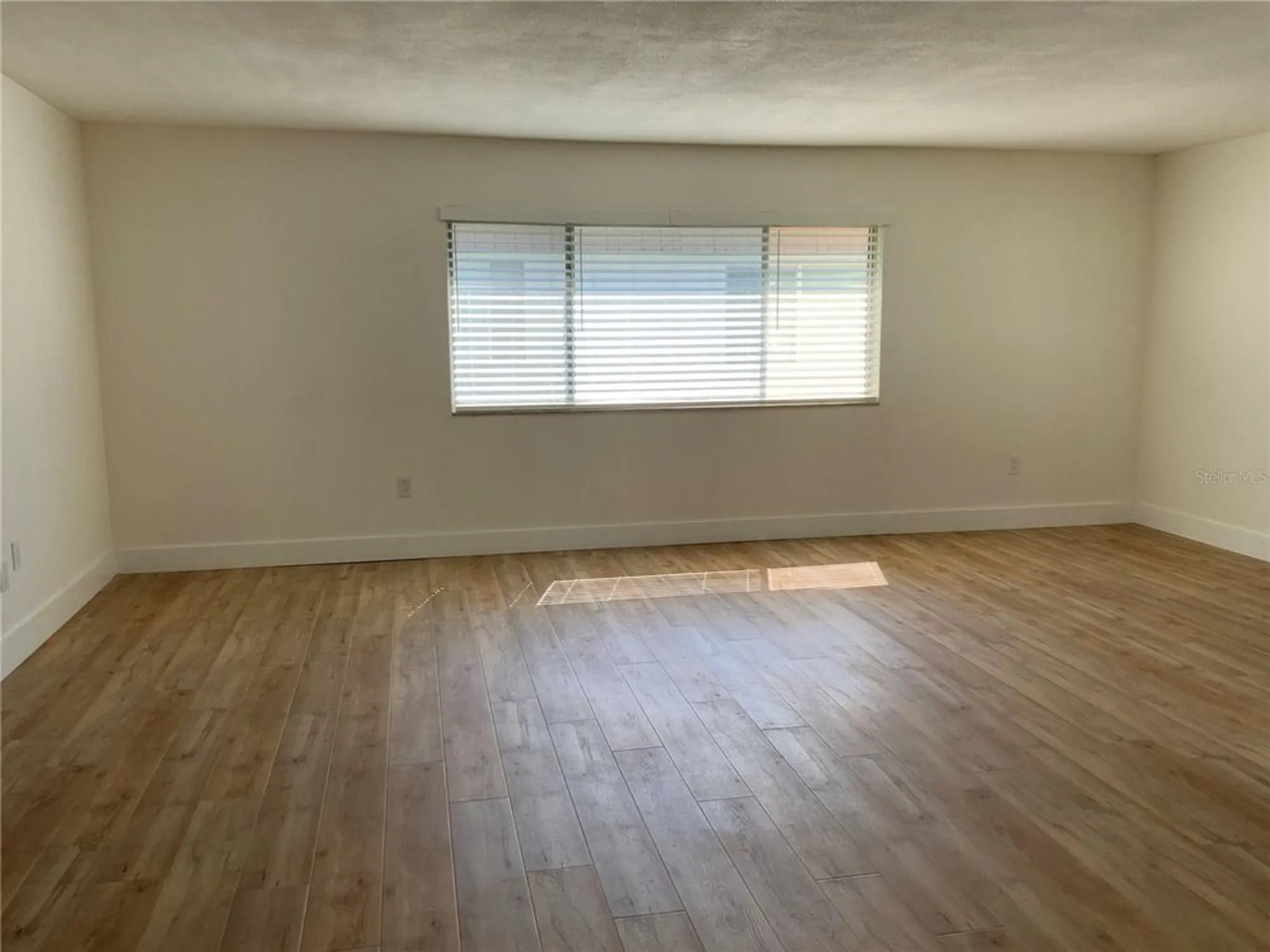 Property Slideshow image 5 of 20 | 2617 riverbluff pkwy # v151, Sarasota, FL, 34231