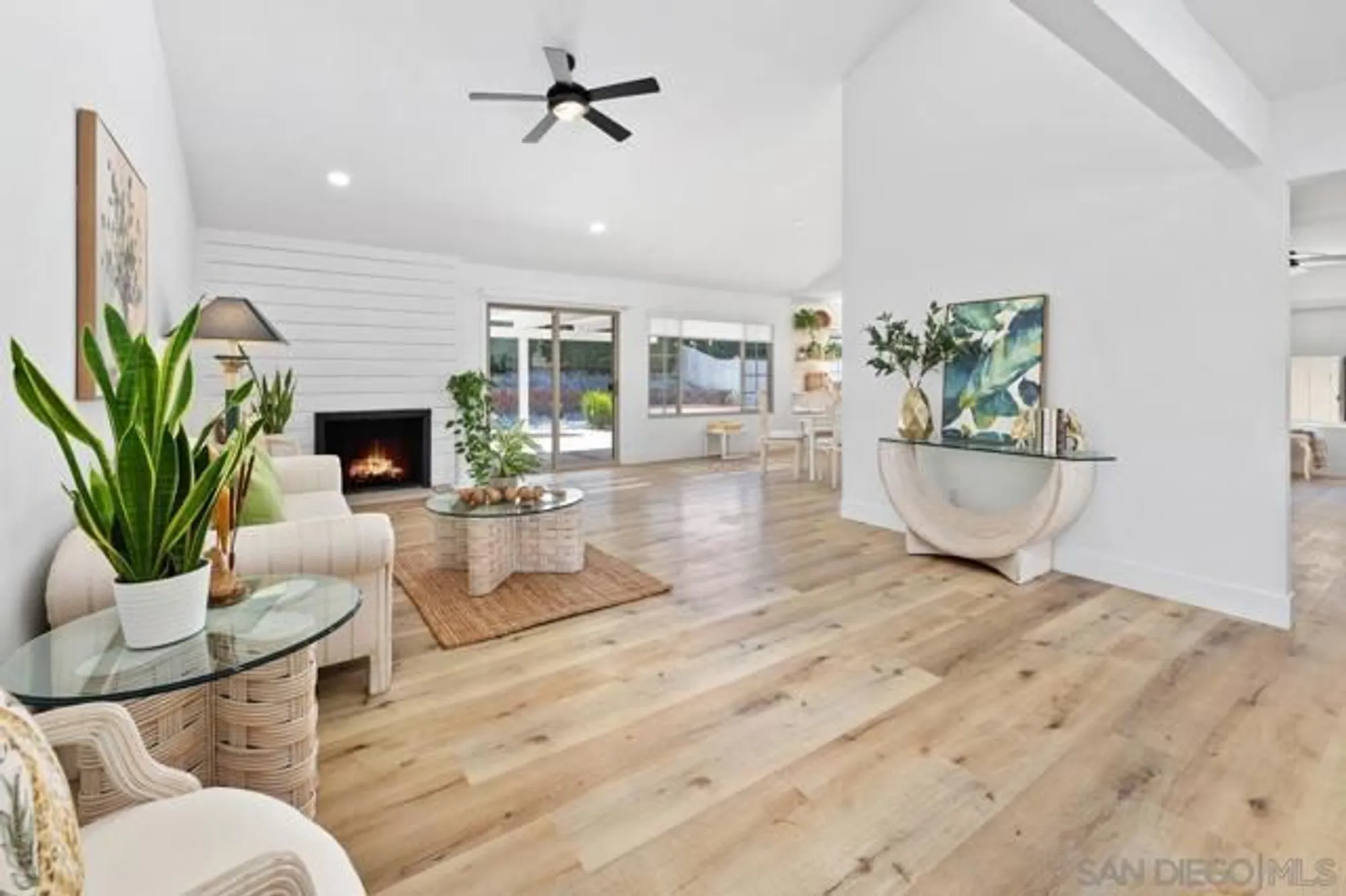 Property Slideshow image 9 of 48 | 12687 senda acantilada, San Diego, CA, 92128