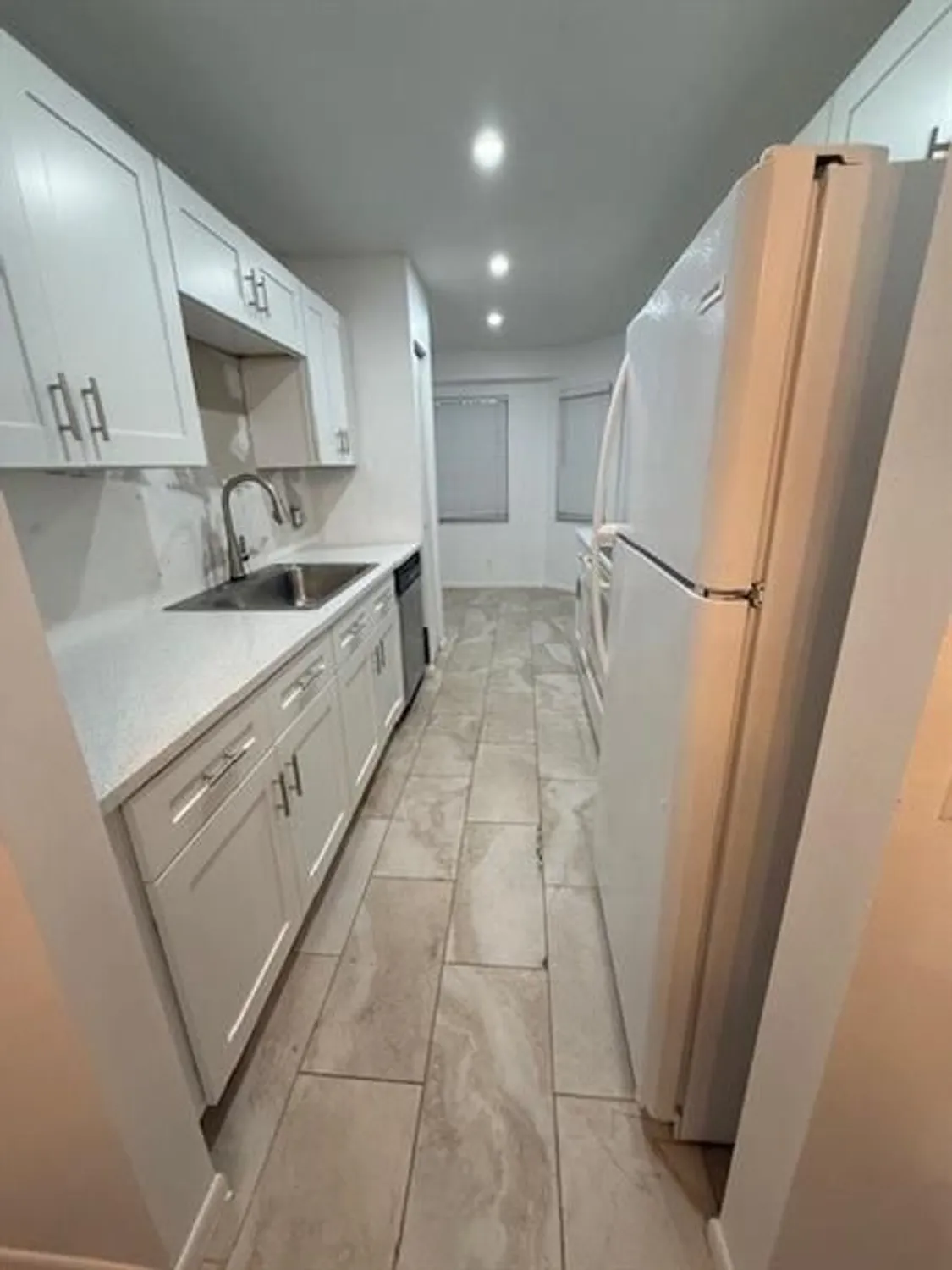 Property Slideshow image 4 of 26 | 1200 sw 124th ter apt 405, Pembroke Pines, FL, 33027