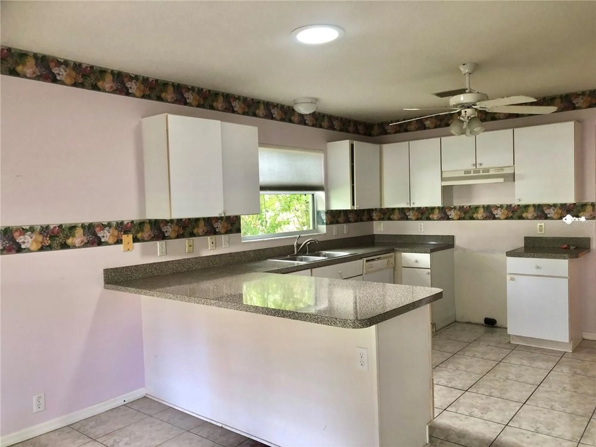 Property Slideshow image 13 of 43 | 144 costa mesa dr, Lady Lake, FL, 32159
