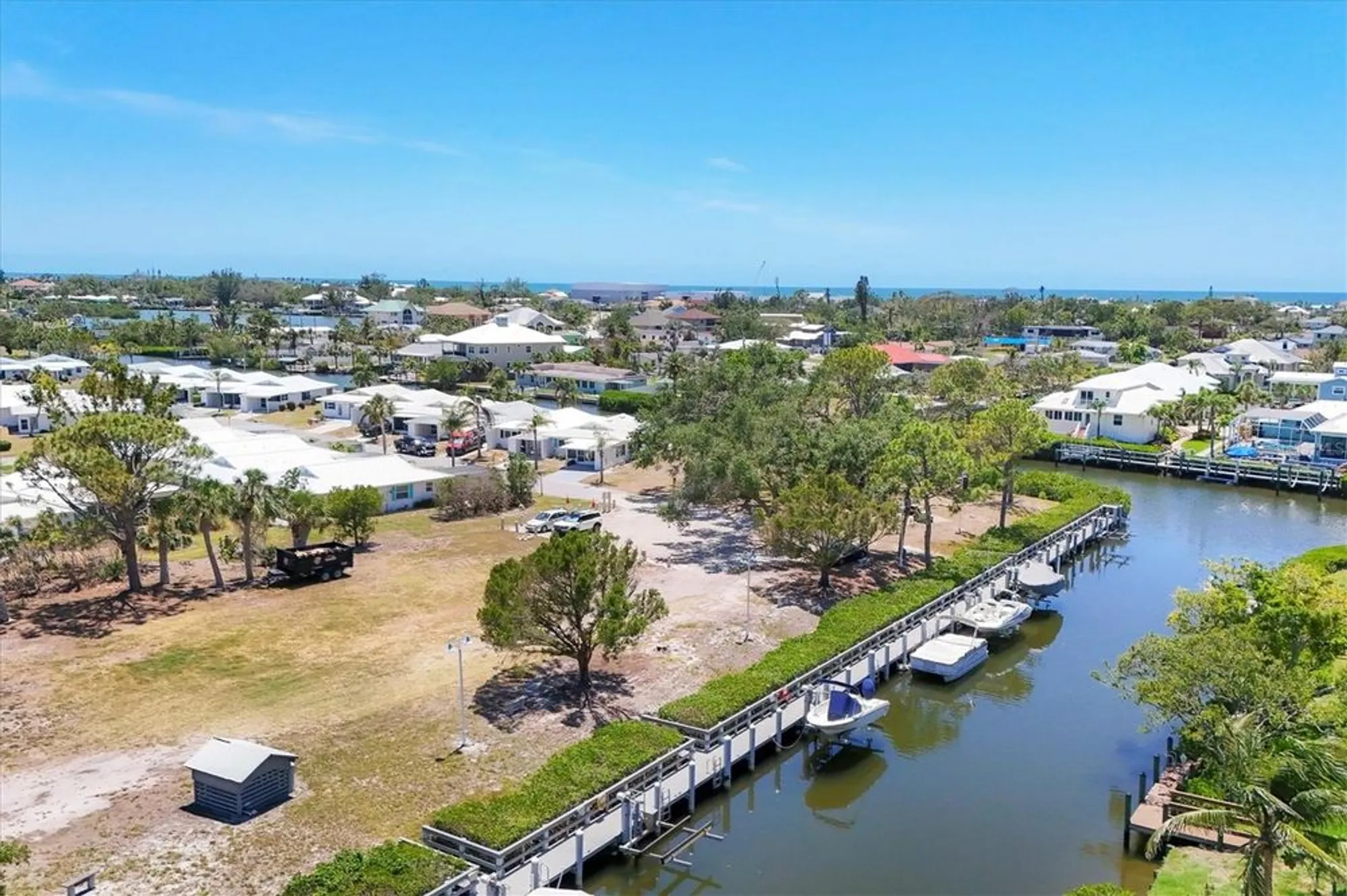 Property Slideshow image 38 of 53 | 608 fair winds dr, Nokomis, FL, 34275