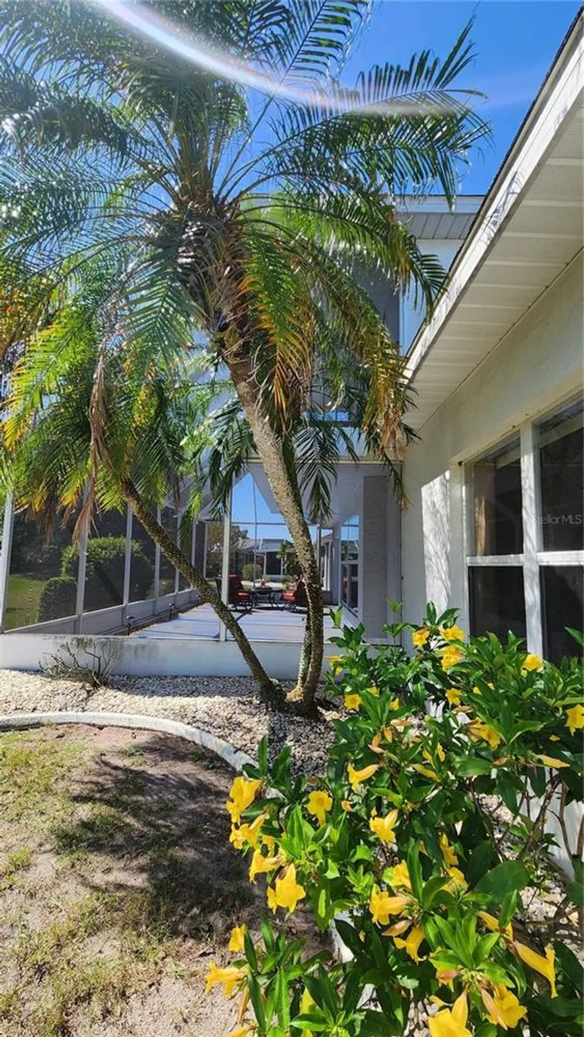 Property Slideshow image 52 of 60 | 2113 e del webb blvd, Sun City Center, FL, 33573