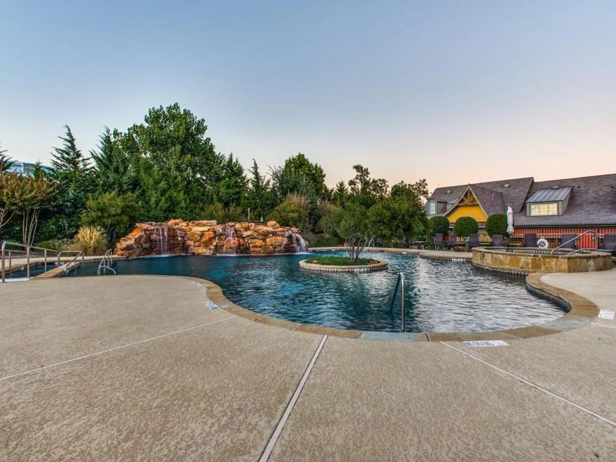 Property Slideshow image 30 of 35 | 8617 grassland dr, Mckinney, TX, 75070