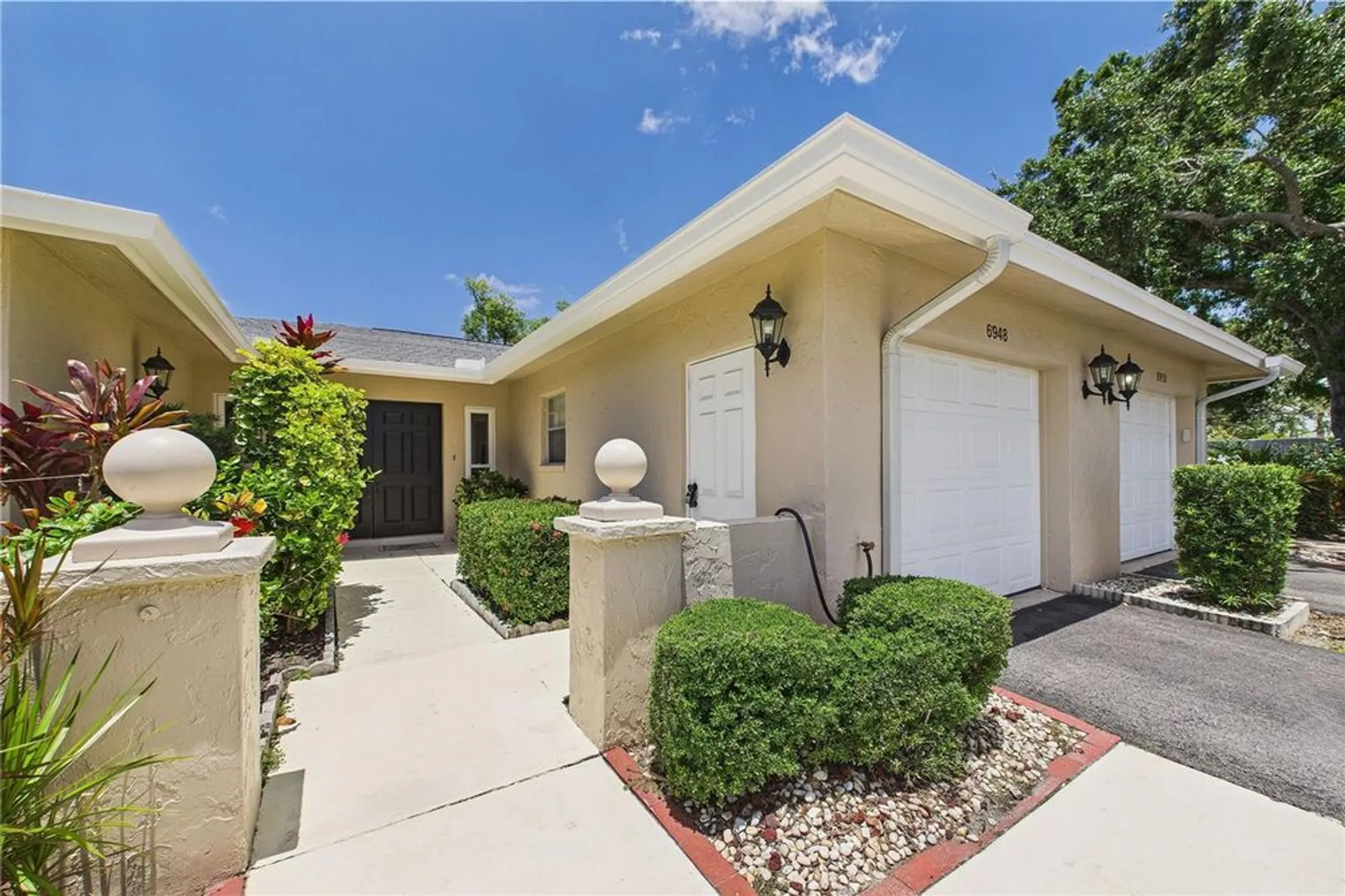 Property Slideshow image 42 of 64 | 6948 w country club dr, Sarasota, FL, 34243