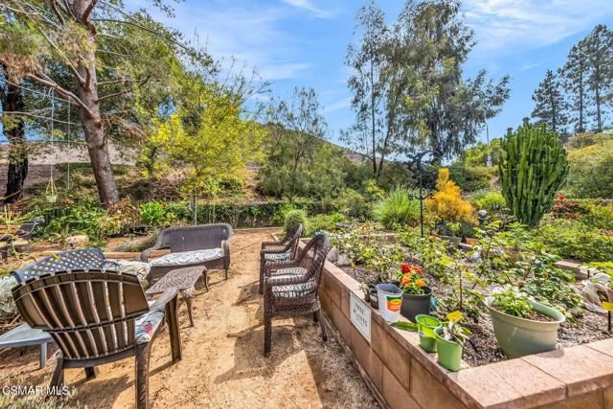 Property Slideshow image 34 of 52 | 224 oakleaf dr apt 102, Thousand Oaks, CA, 91360
