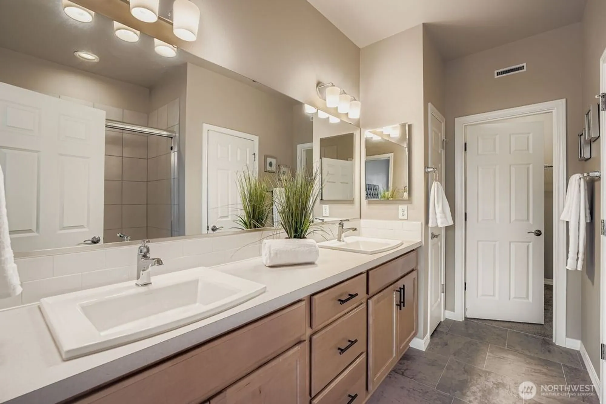 Property Slideshow image 18 of 30 | 15206 183rd ave e unit e, Bonney Lake, WA, 98391