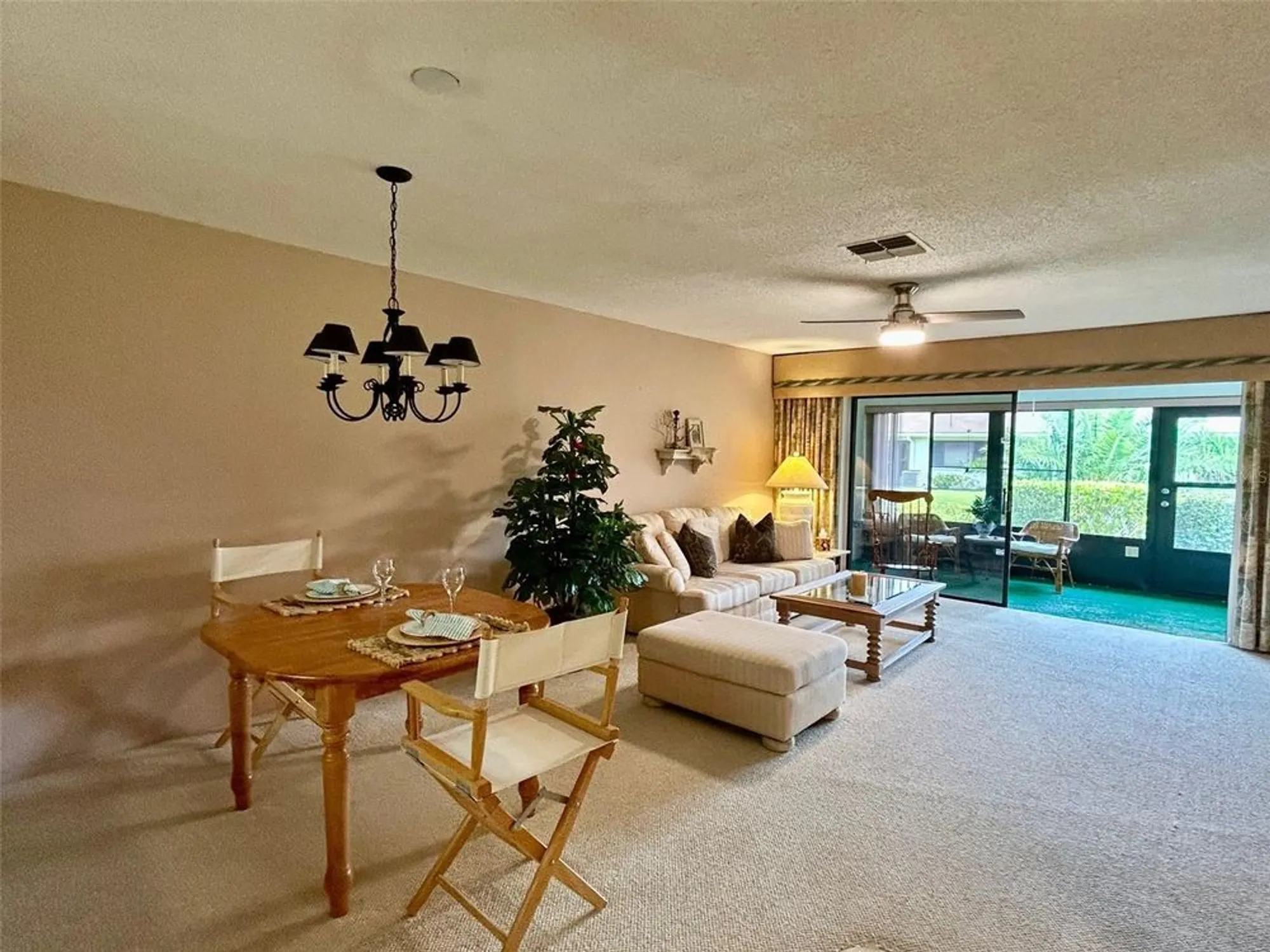 Property Slideshow image 2 of 28 | 2541 laurelwood dr # 8c, Clearwater, FL, 33763