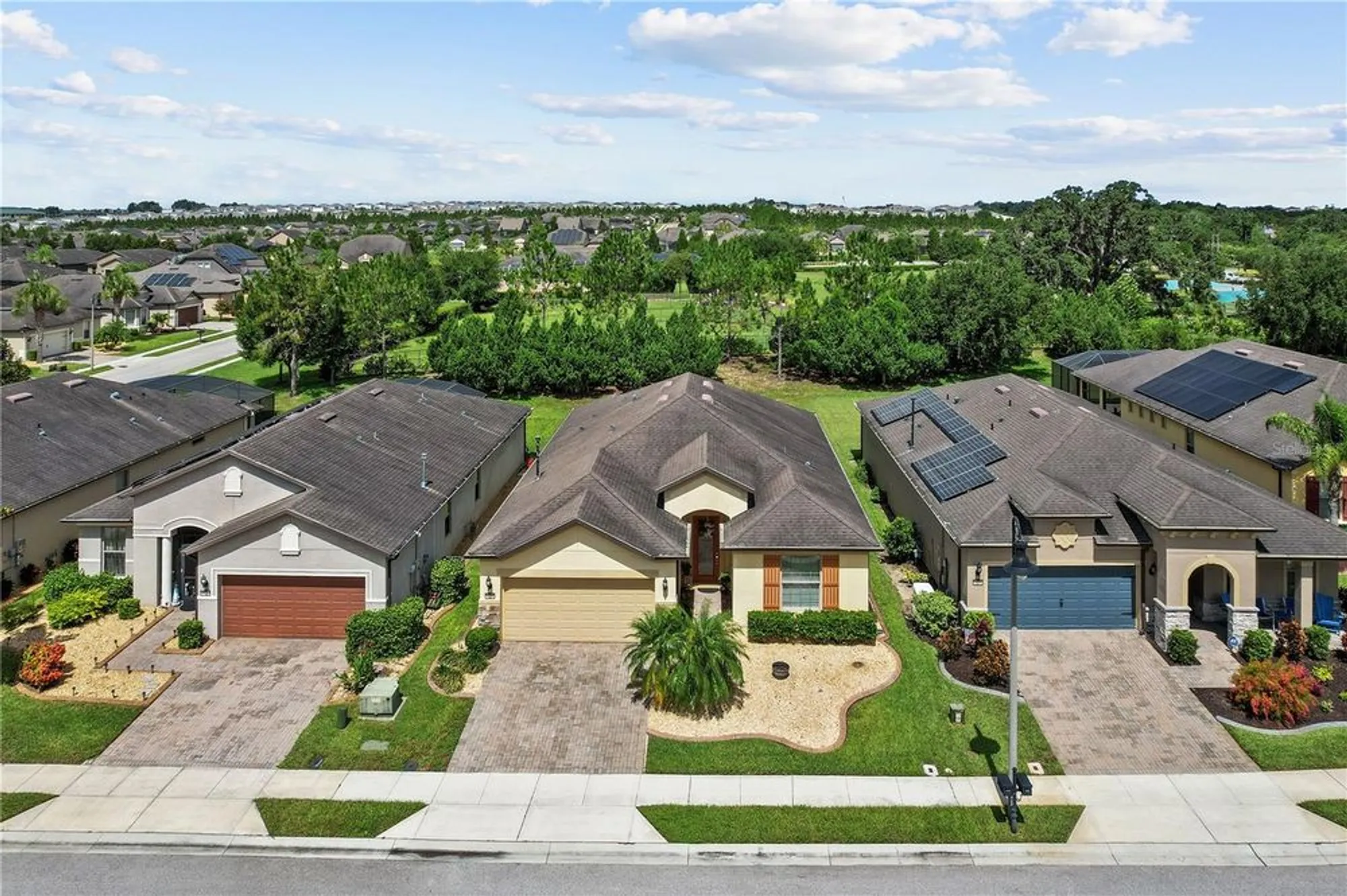 Property Slideshow image 4 of 53 | 329 alicante ct, Davenport, FL, 33837