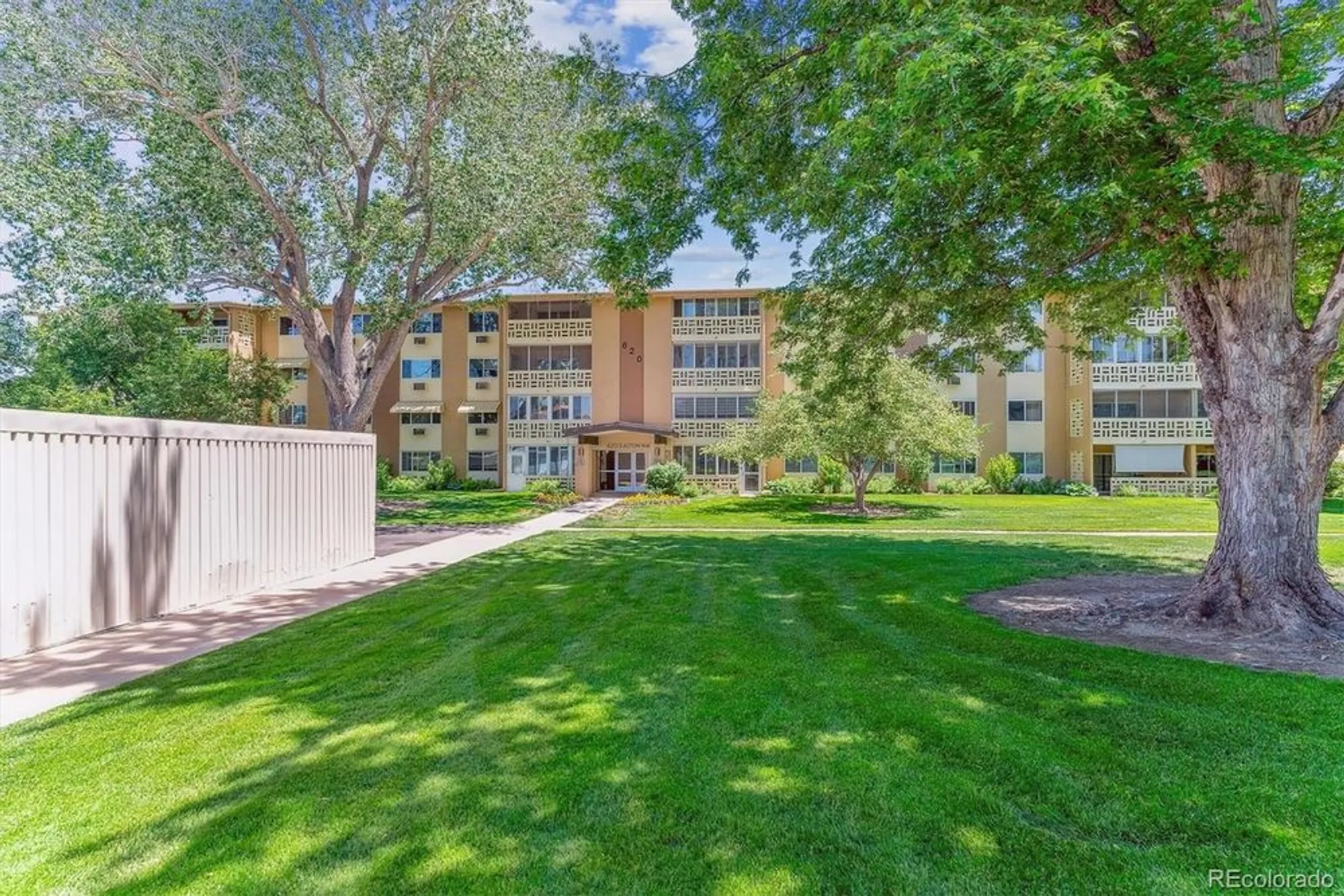 Property Slideshow image 18 of 26 | 620 s alton way 5b, Denver, CO, 80247