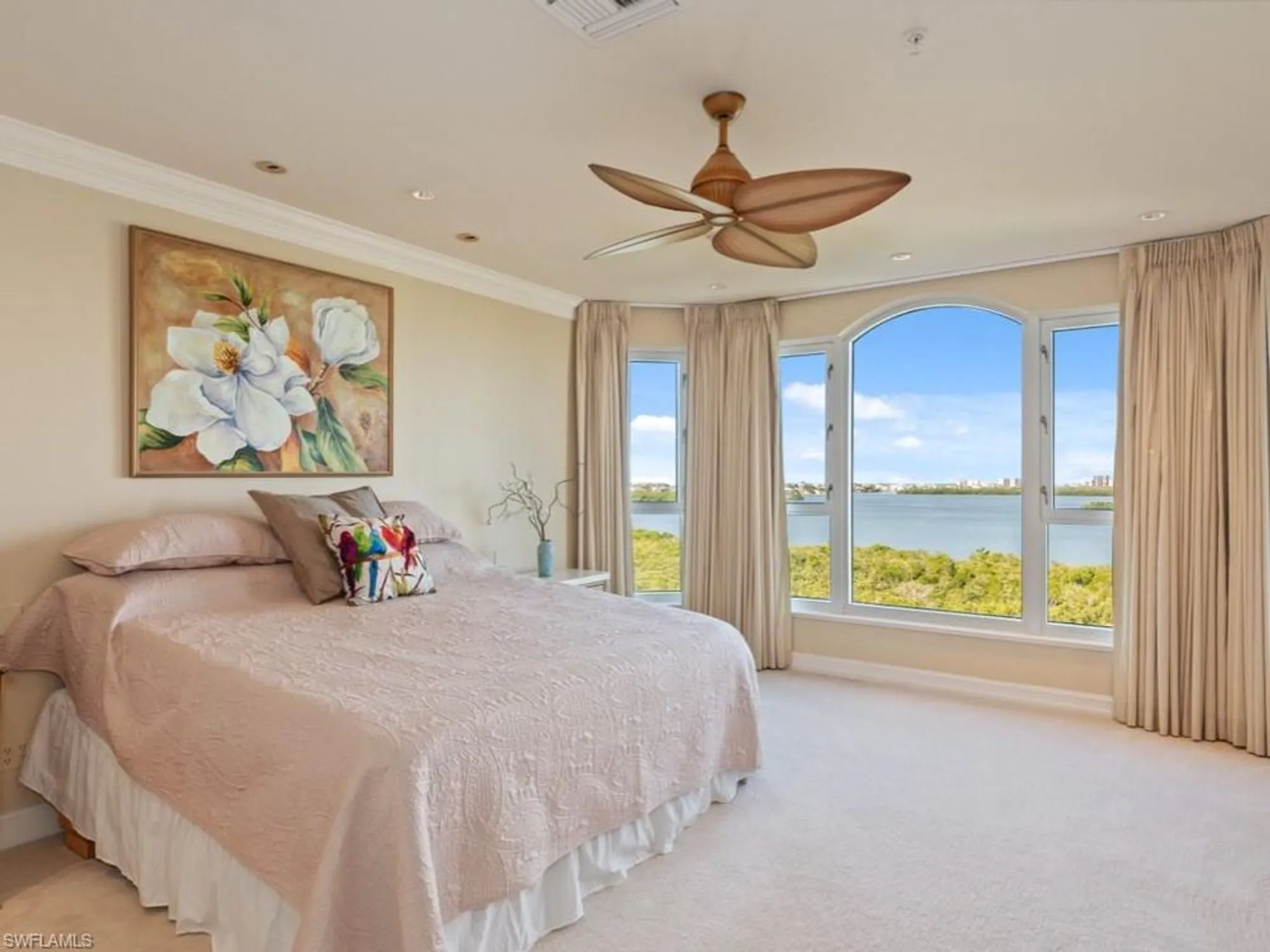 Property Slideshow image 16 of 46 | 4811 island pond ct 705, Bonita Springs, FL, 34134