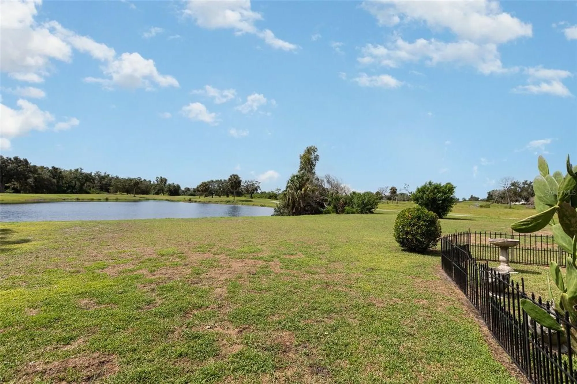 Property Slideshow image 36 of 48 | 305 cranston pl, Sun City Center, FL, 33573