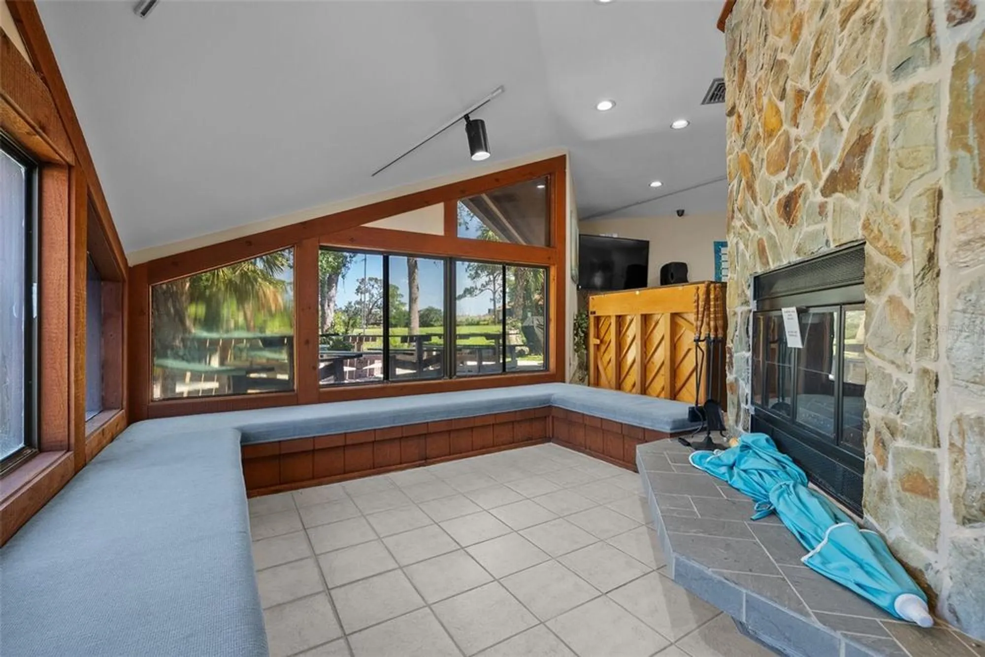 Property Slideshow image 44 of 50 | 6061 fairway ln 1411, Bradenton, FL, 34210