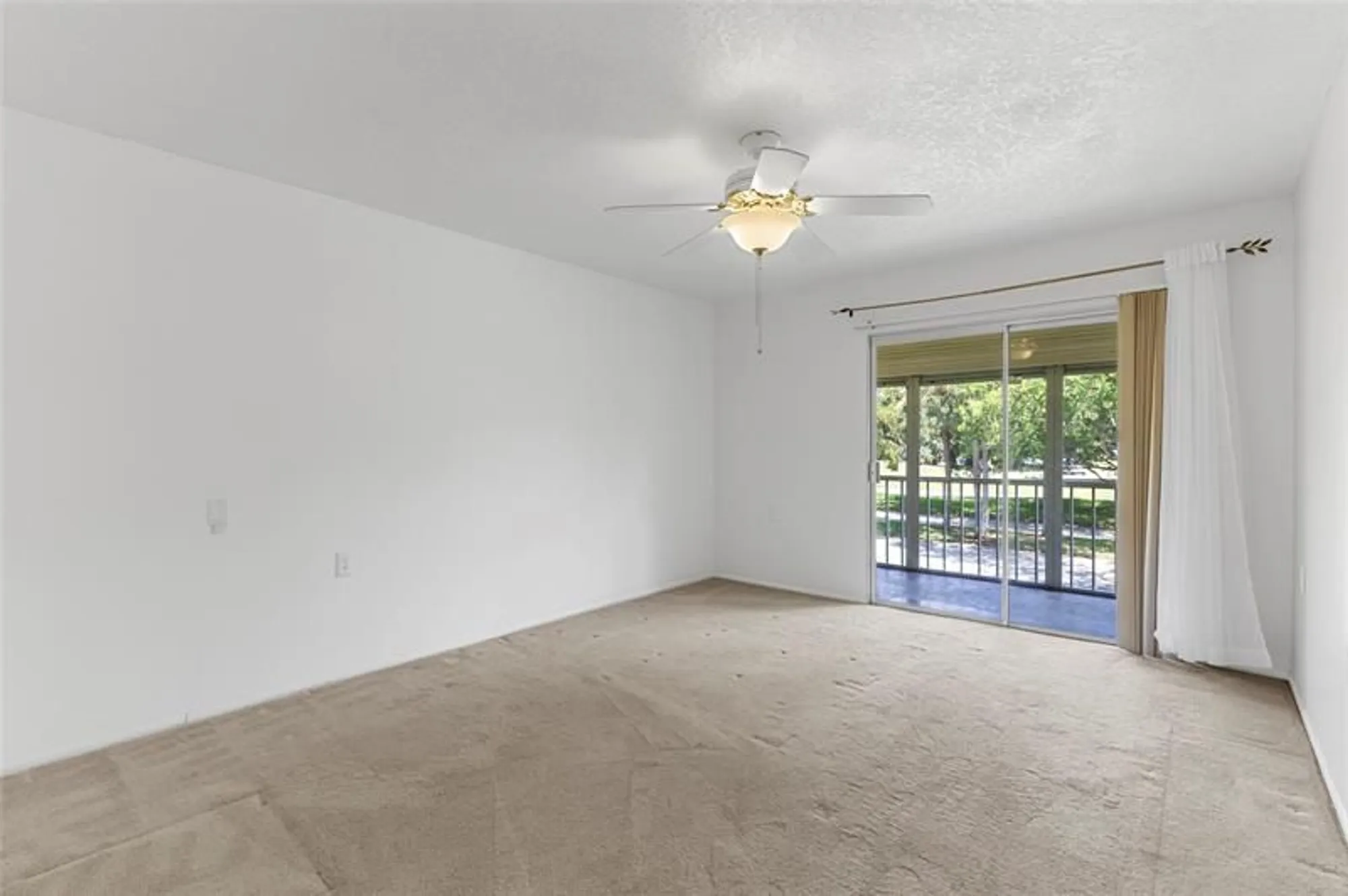 Property Slideshow image 13 of 31 | 2701 nassau bnd d2, Coconut Creek, FL, 33066