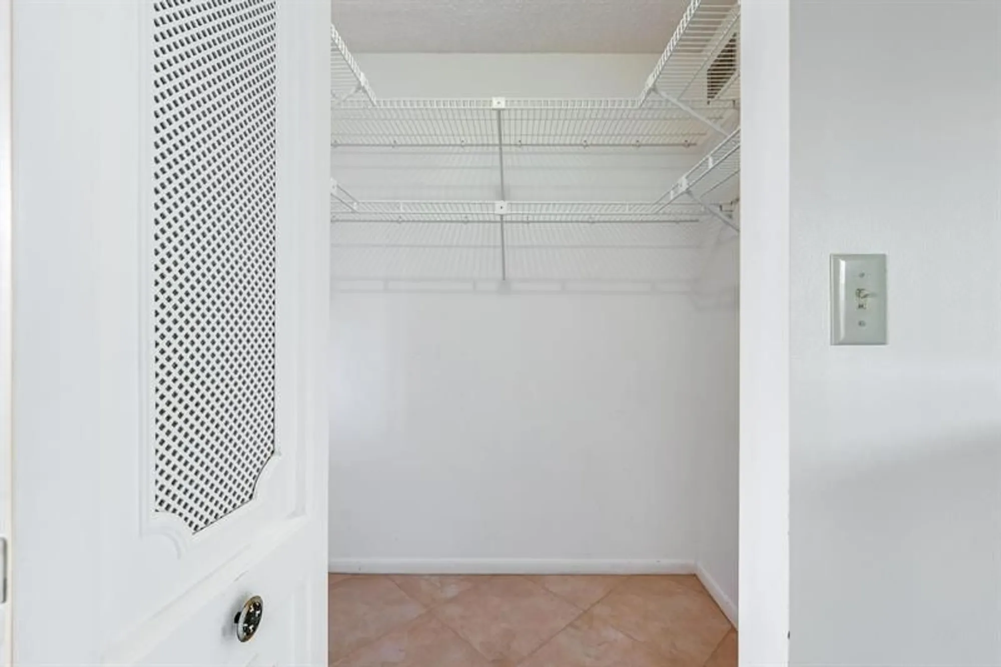 Property Slideshow image 15 of 32 | 4955 e sabal palm blvd 104, Tamarac, FL, 33319