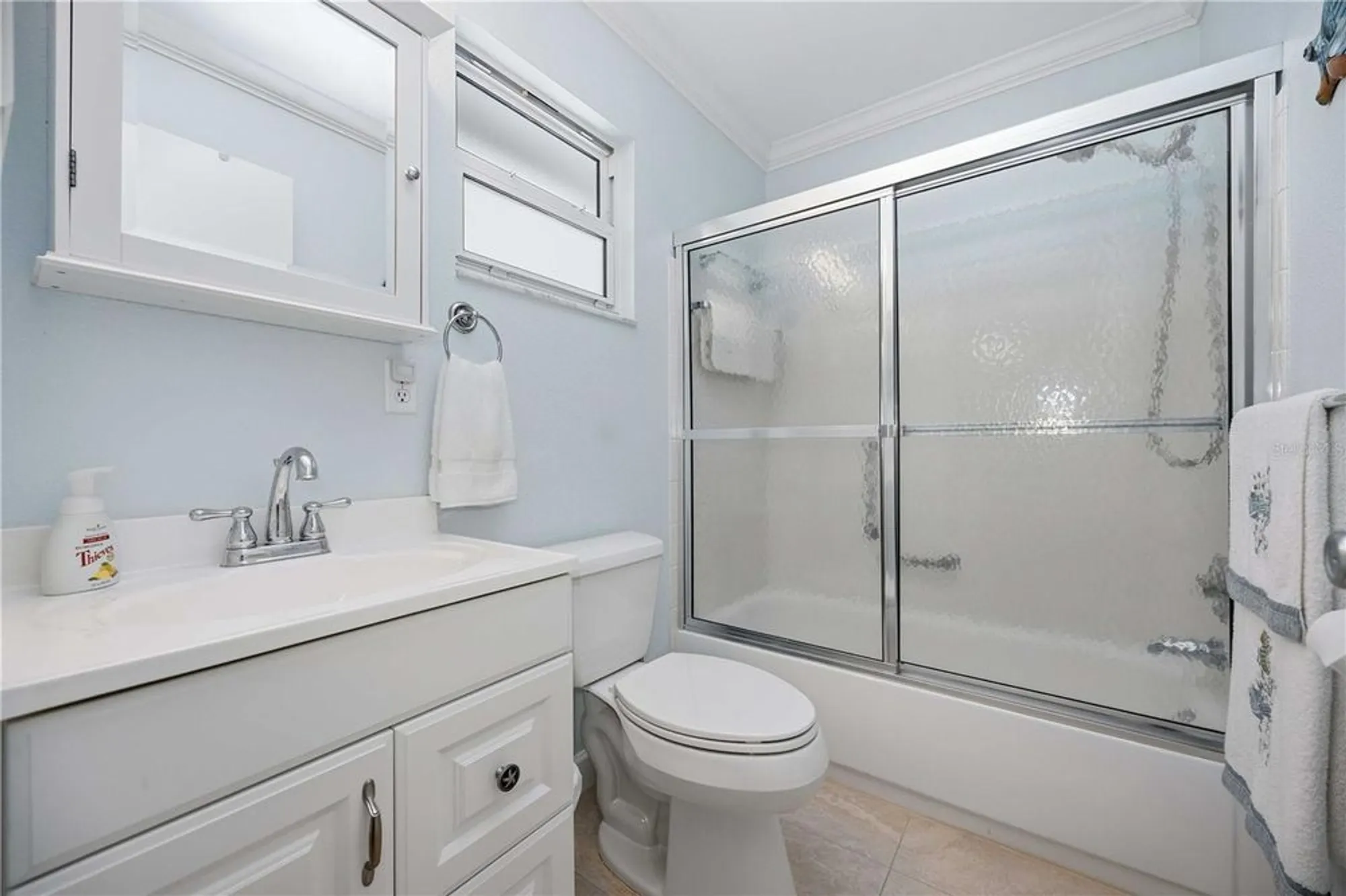 Property Slideshow image 9 of 20 | 5453 riverbluff cir # v68, Sarasota, FL, 34231