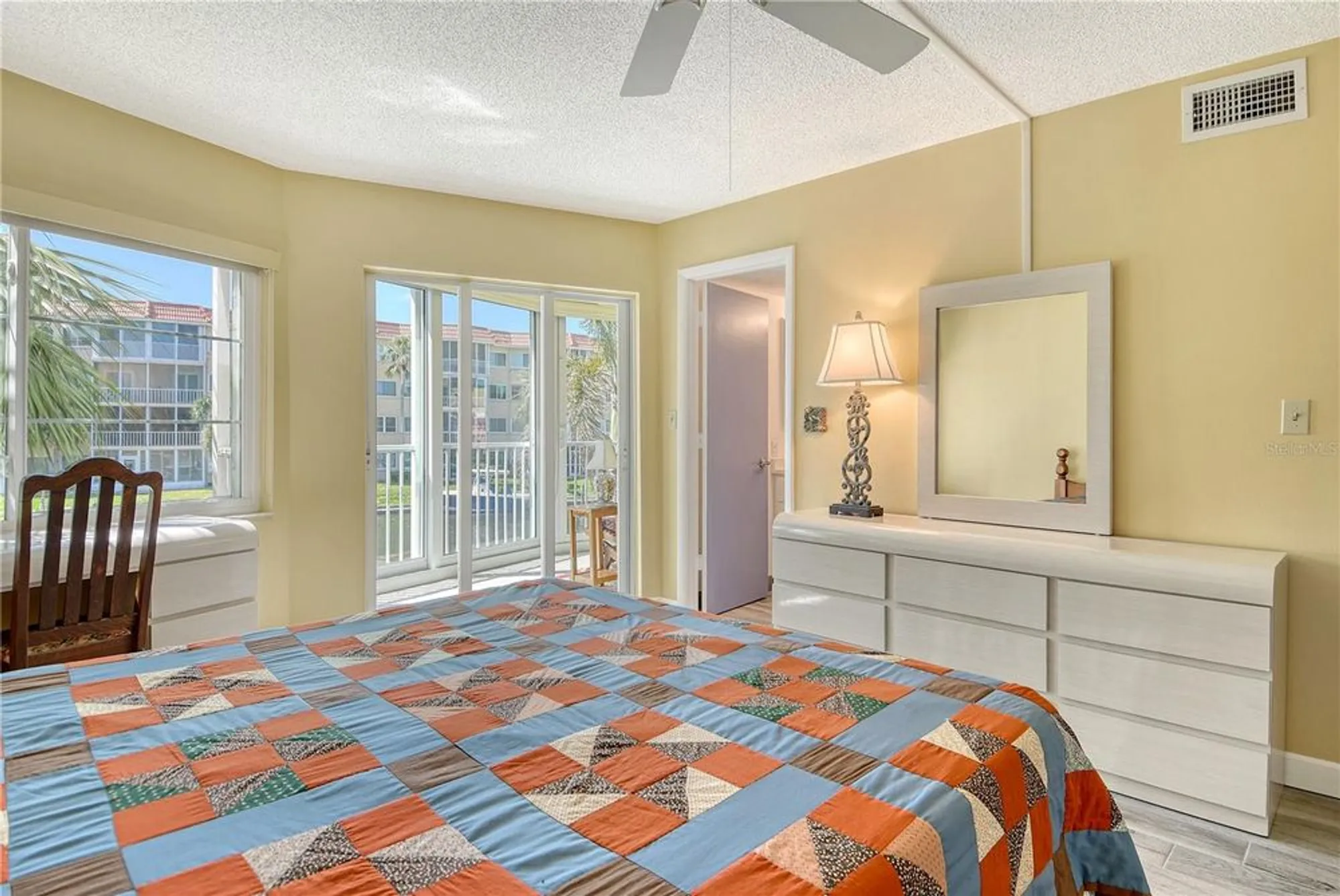 Property Slideshow image 24 of 62 | 1250 n portofino dr apt 208, Sarasota, FL, 34242