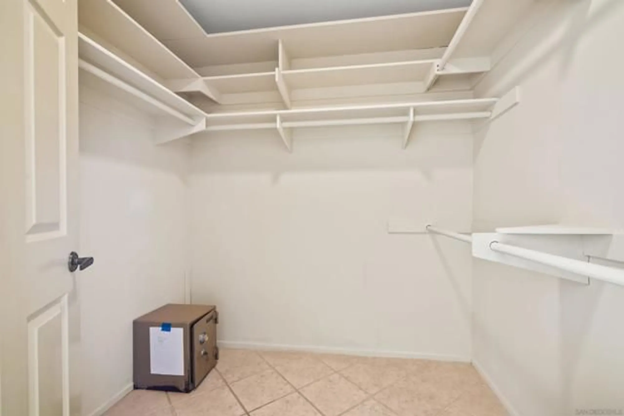 Property Slideshow image 29 of 51 | 18113 calle estepona, San Diego, CA, 92128