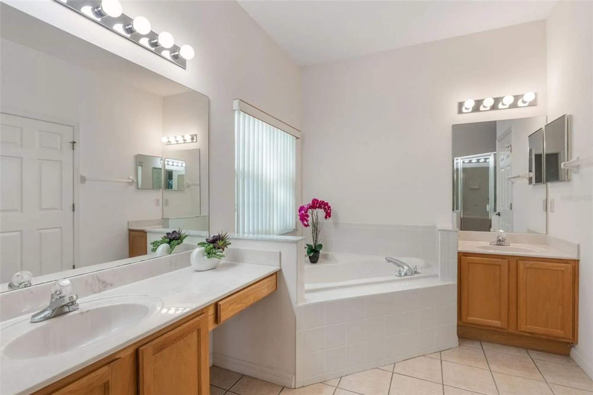 Property Slideshow image 6 of 61 | 24502 parlange ct, Leesburg, FL, 34748
