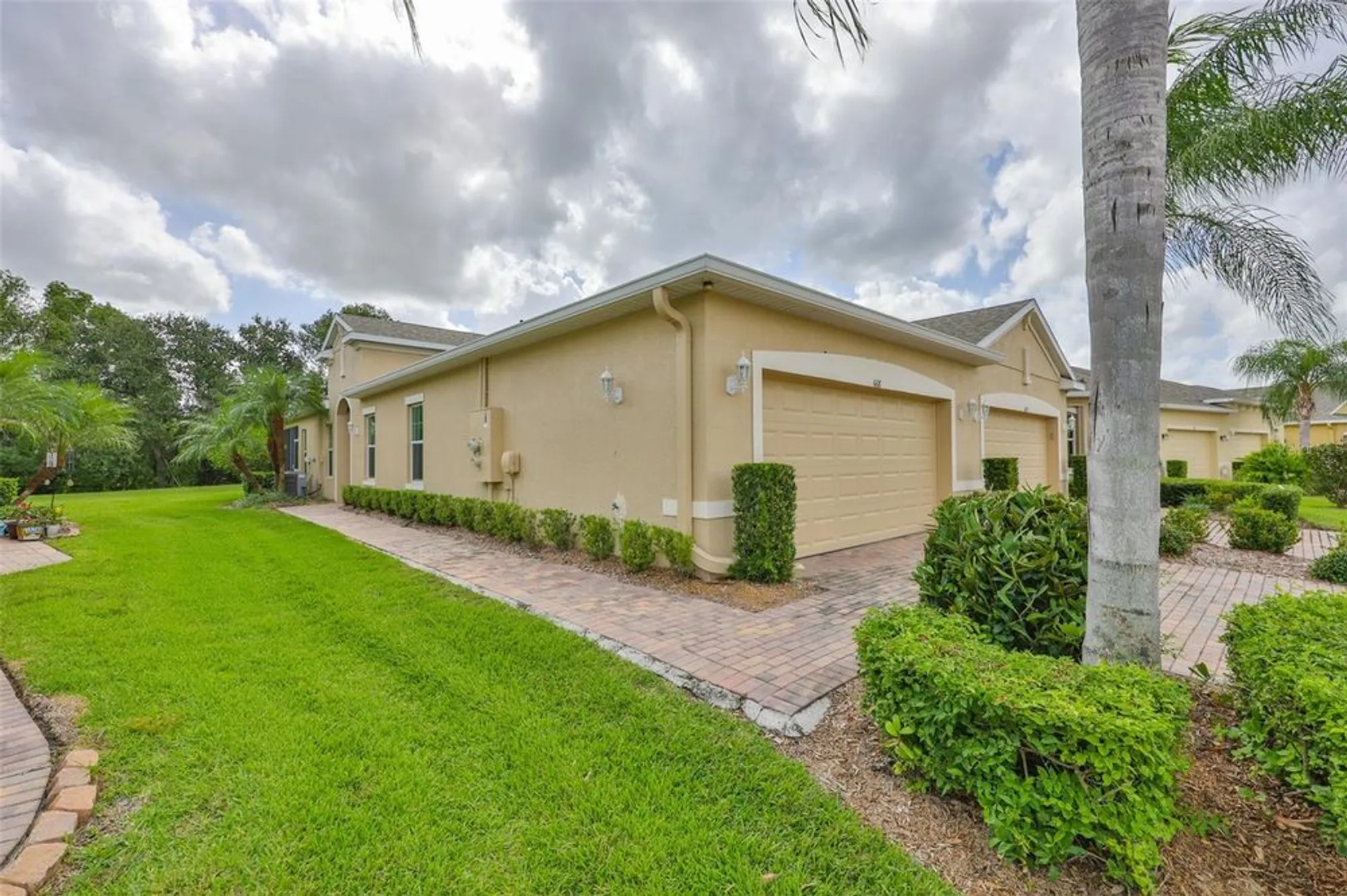 Property Slideshow image 18 of 24 | 668 chipper dr, Sun City Center, FL, 33573