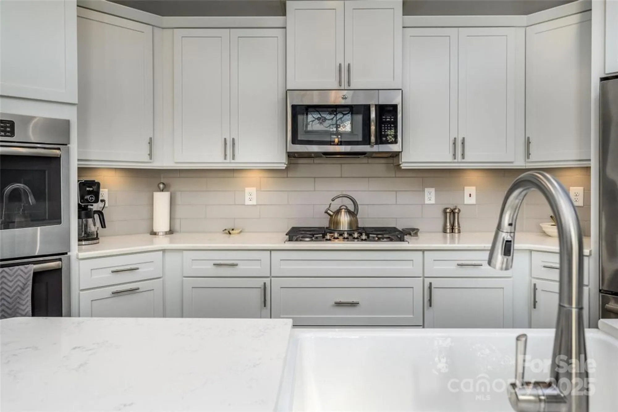 Property Slideshow image 17 of 48 | 16215 lakeside loop ln, Cornelius, NC, 28031