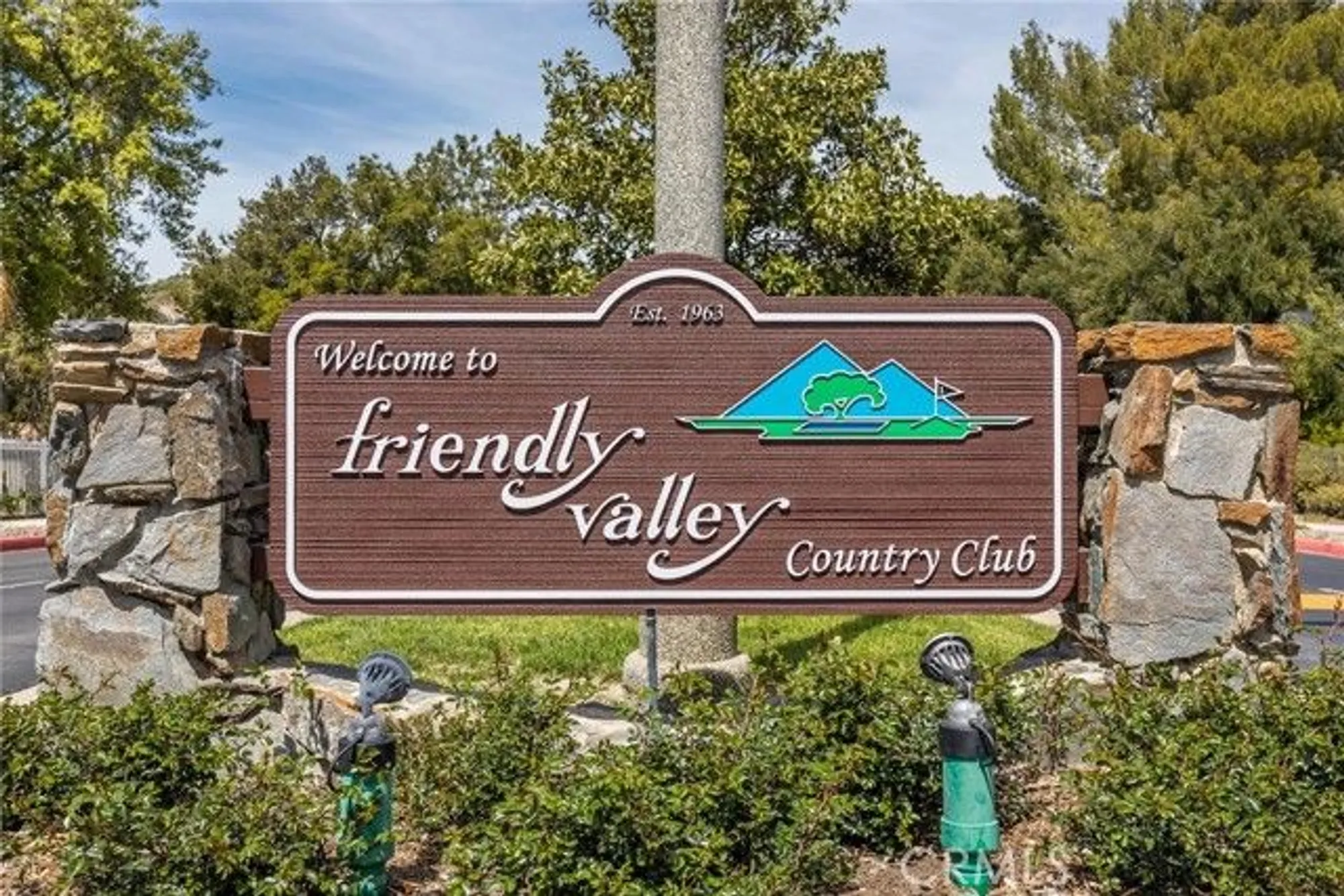 Property Slideshow image 22 of 51 | 26751 winsome cir, Newhall, CA, 91321