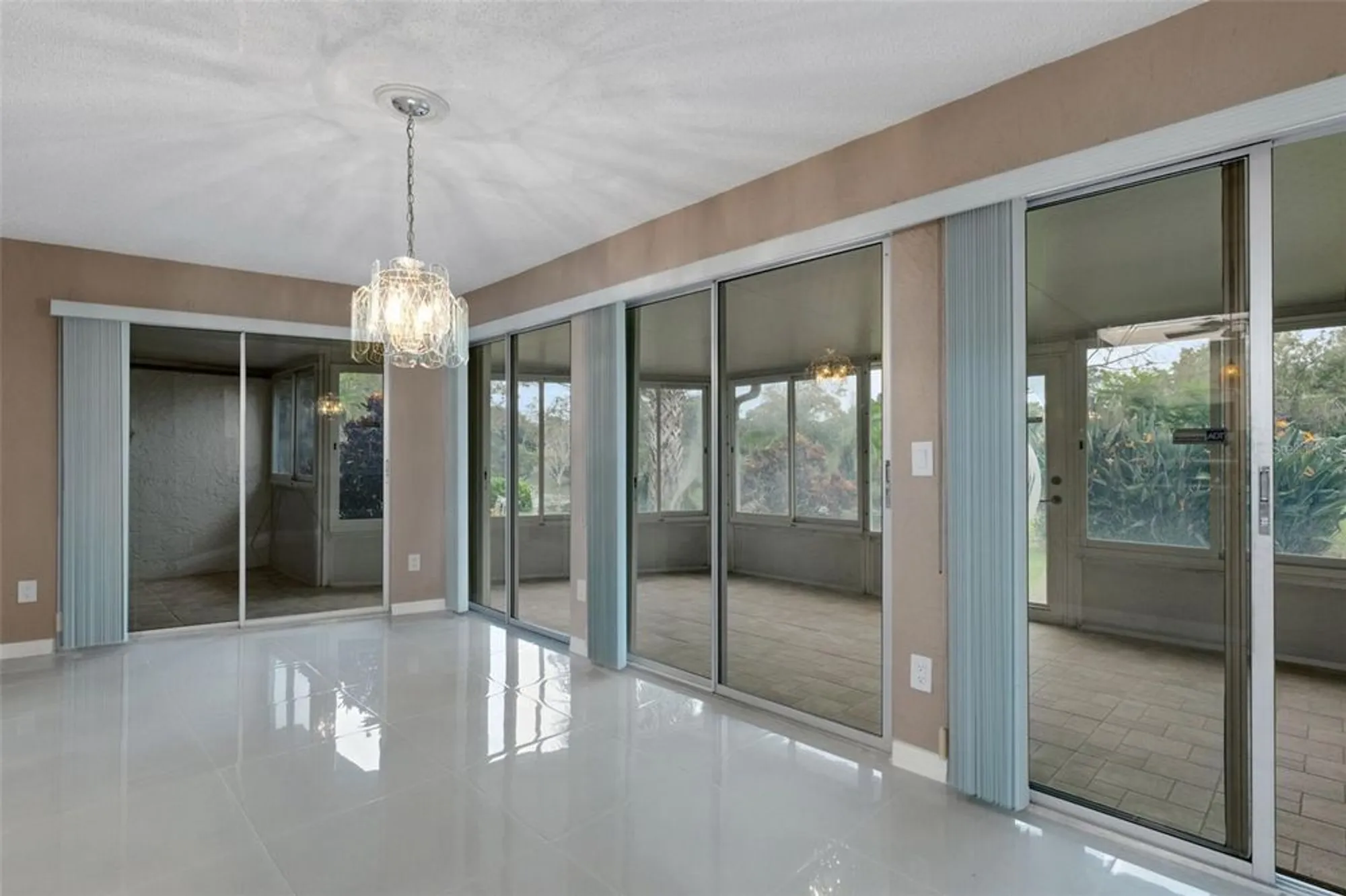 Property Slideshow image 10 of 90 | 3098 e dorchester dr, Palm Harbor, FL, 34684